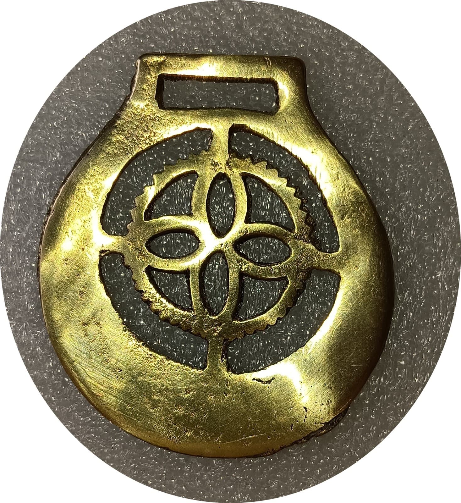 GEOMETRIC    horse brass      (7764)