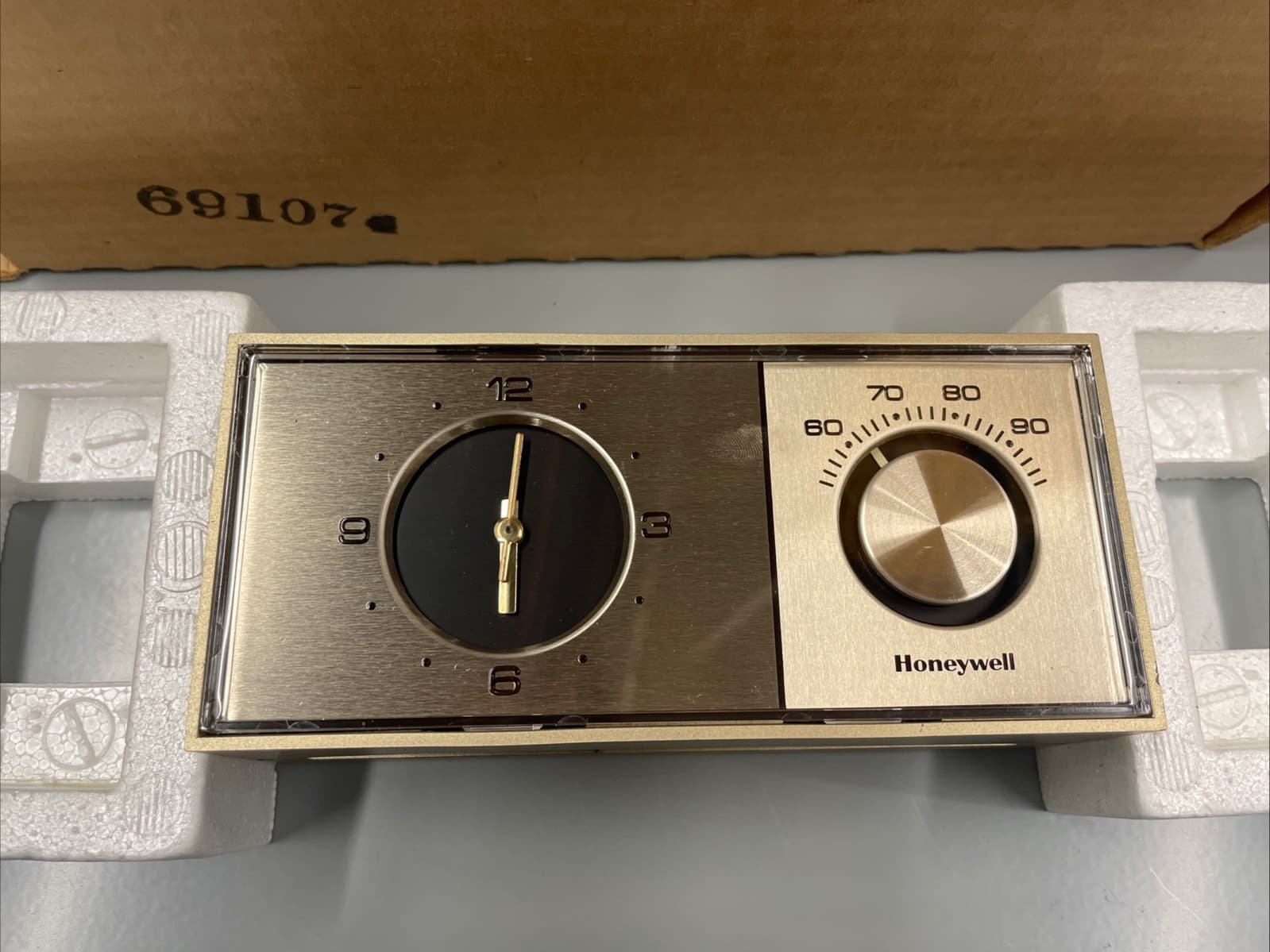 HONEYWELL CHRONOTHERM T882A 1013 VINTAGE Electric Clock THERMOSTAT 24V 54-86º 2