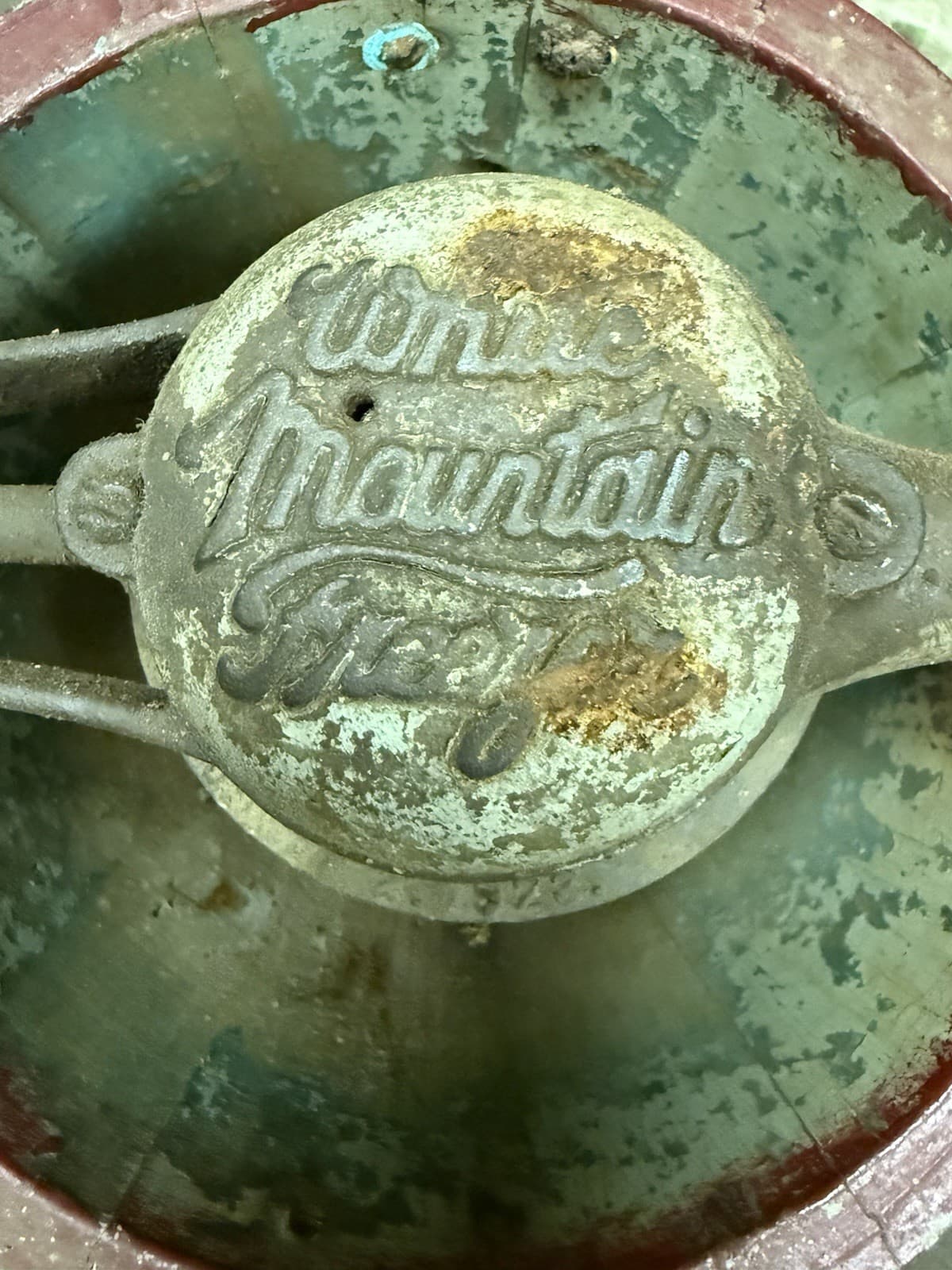 White Mountain Vintage Ice Cream Maker 3