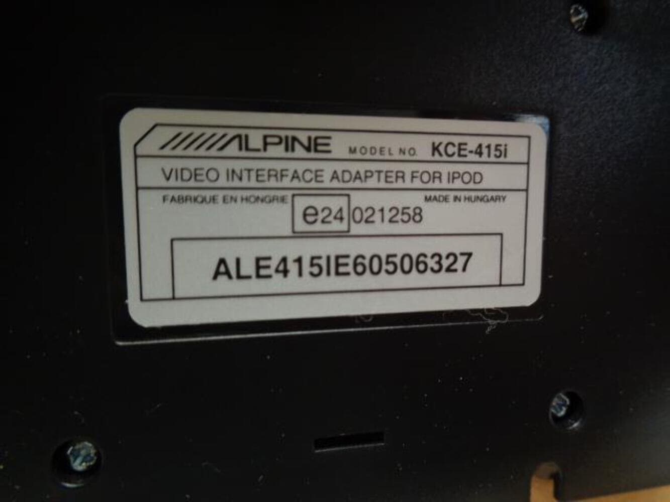 1 BRAND NEW ALPINE VIDEO INTERFACE ADAPTOR FOR IPOD KCE-415I R17T1 5