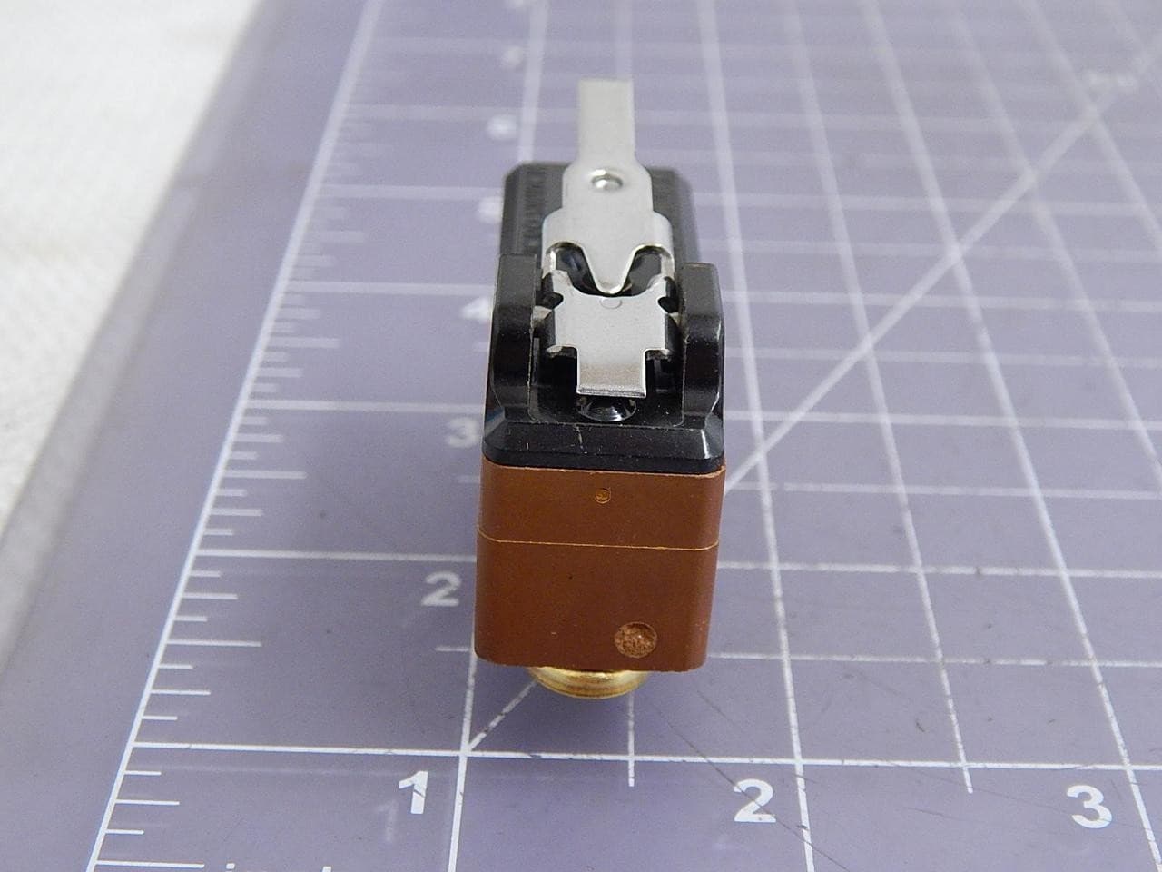 MICROSWITCH BE-1RV47-A4 BASIC / SNAP ACTION SWITCHES 25 A 125 250 OR 480 VAC 4