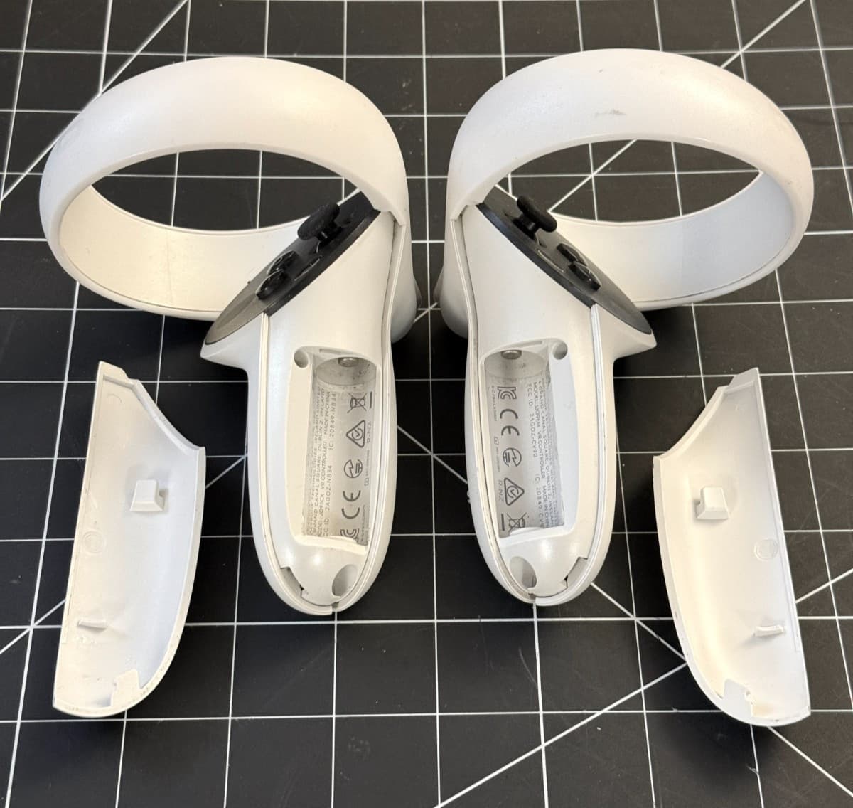 Genuine OEM Oculus Quest 2 Left + Right Controllers PAIR Working + Fully Tested 5