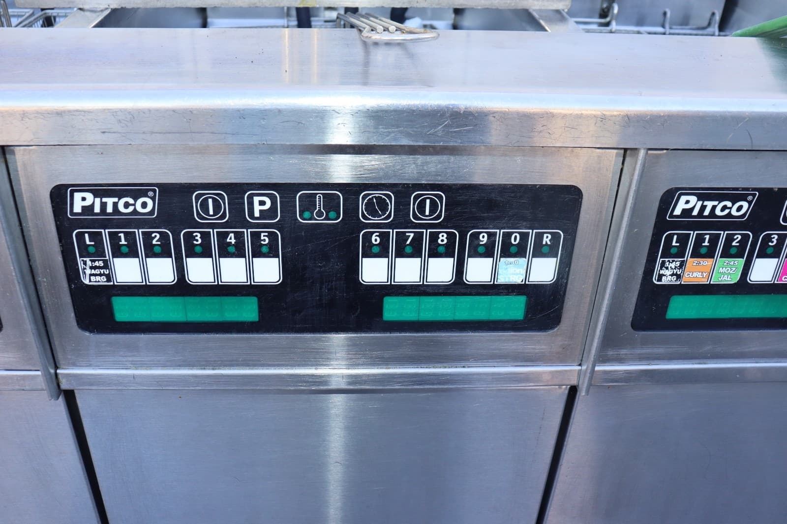 Pitco Electric 208V 3 Phase, 50 lbs, 3 Pot, SEH50, w/ Filtration System, CLEAN 3