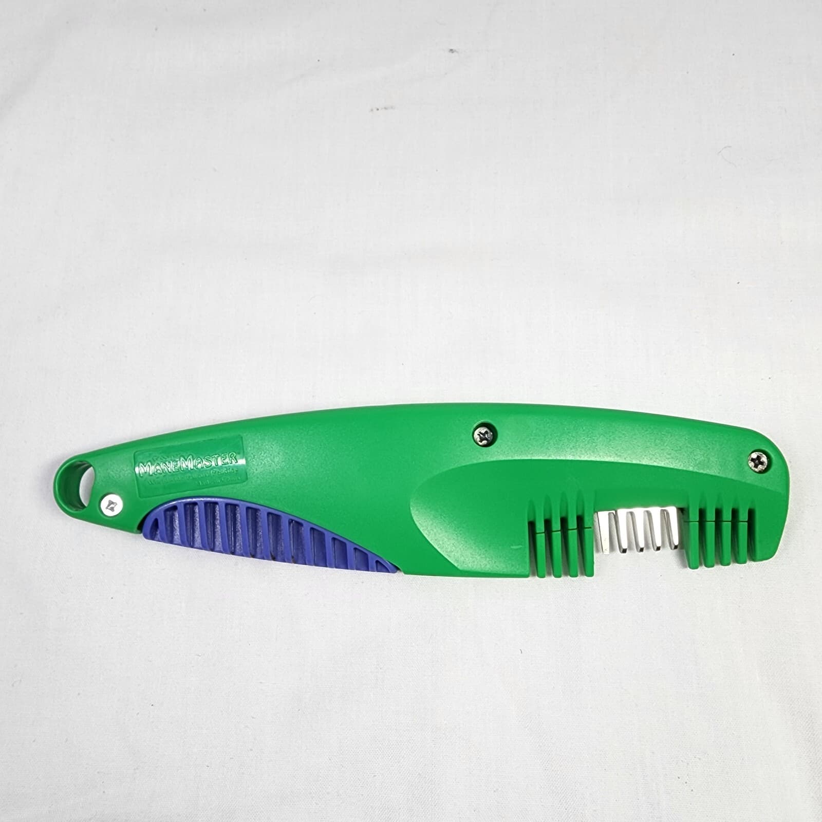 Grooma ManeMaster Horse Comb by White Horse Trading Co.  Green Comb Blue Trigger 3
