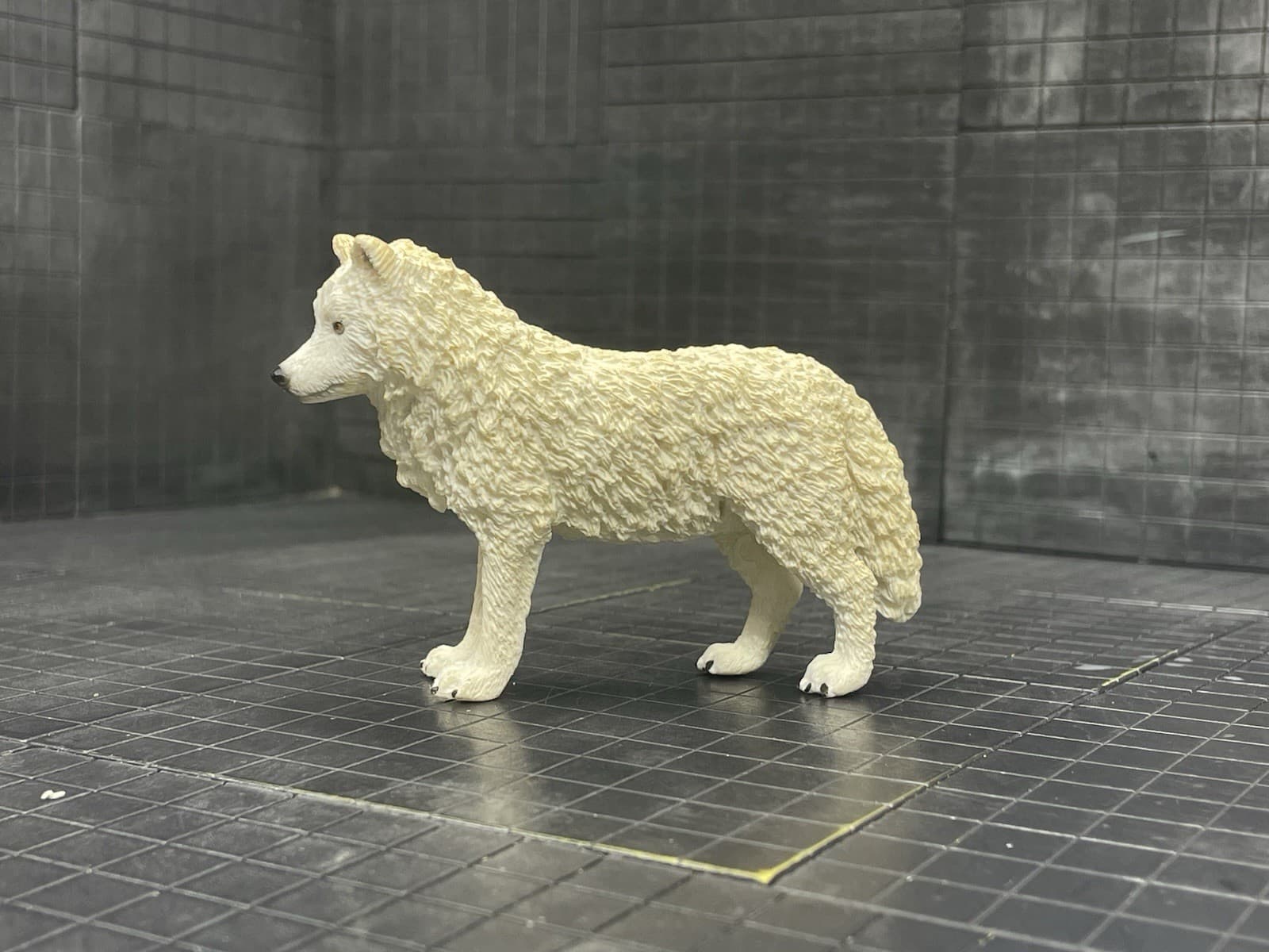 Schleich WHITE ARCTIC WOLF Adult Wildlife Figure 3.5" Length x 2.5" Height