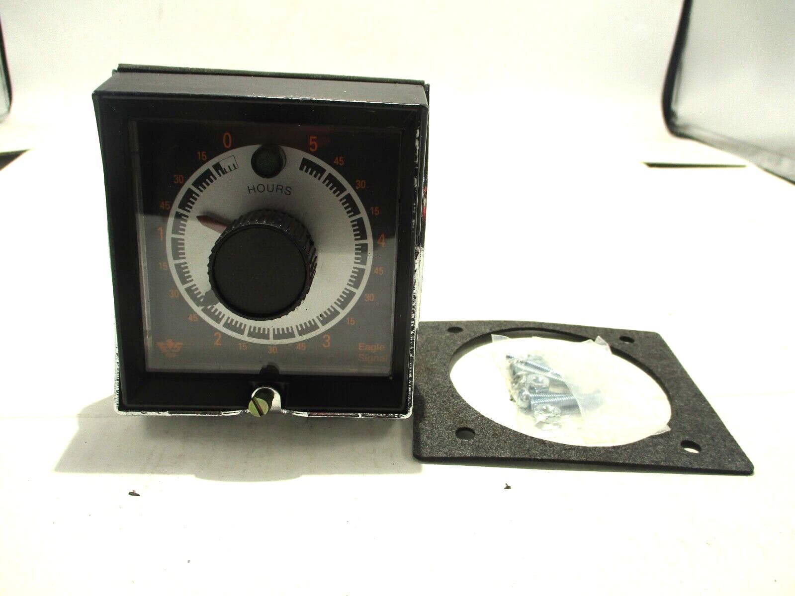 NEW DANAHER EAGLE SIGNAL HP58A601 TIMER 5 HOUR 2