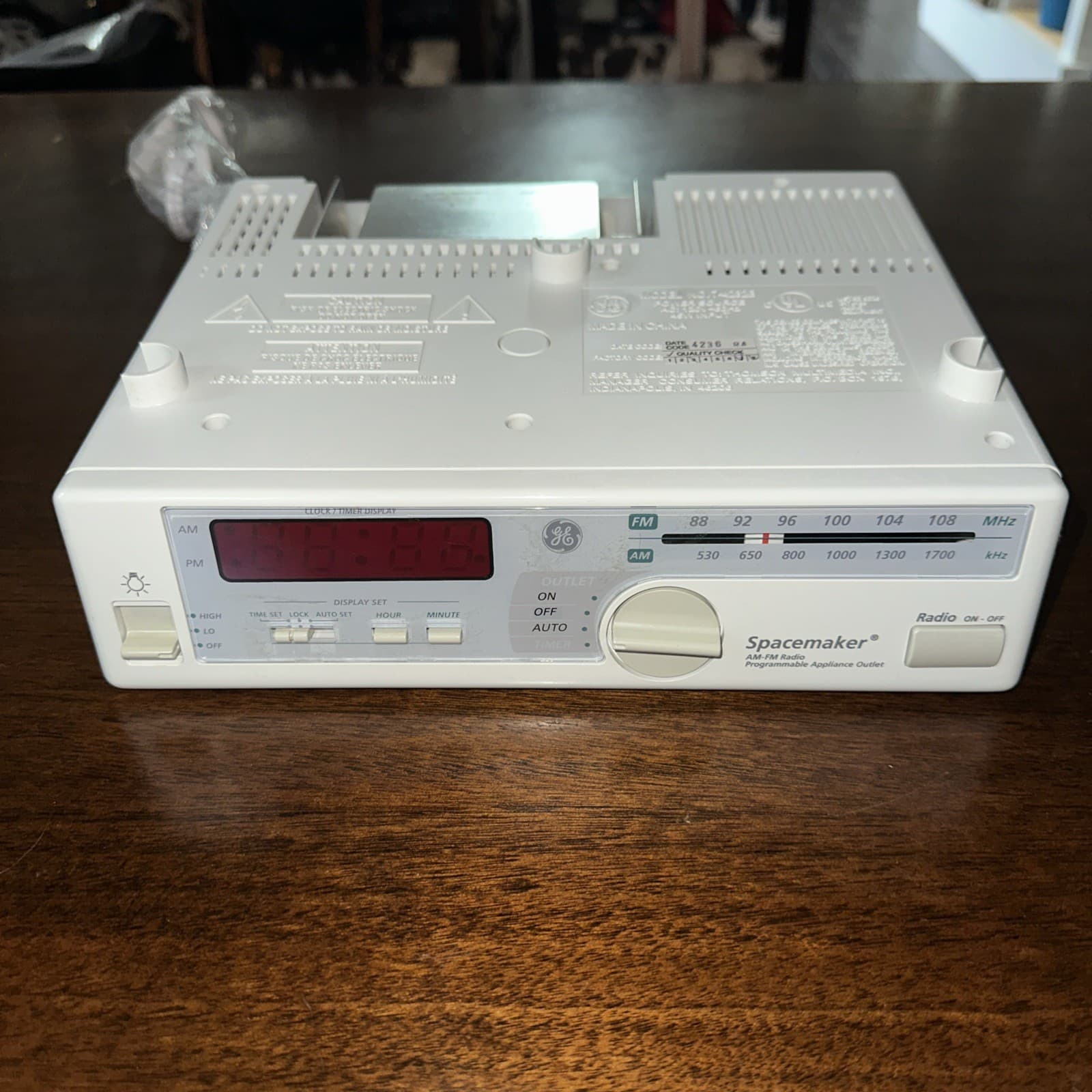 GE Spacemaker AM&FM radio with light under counter radio NEW/other 2