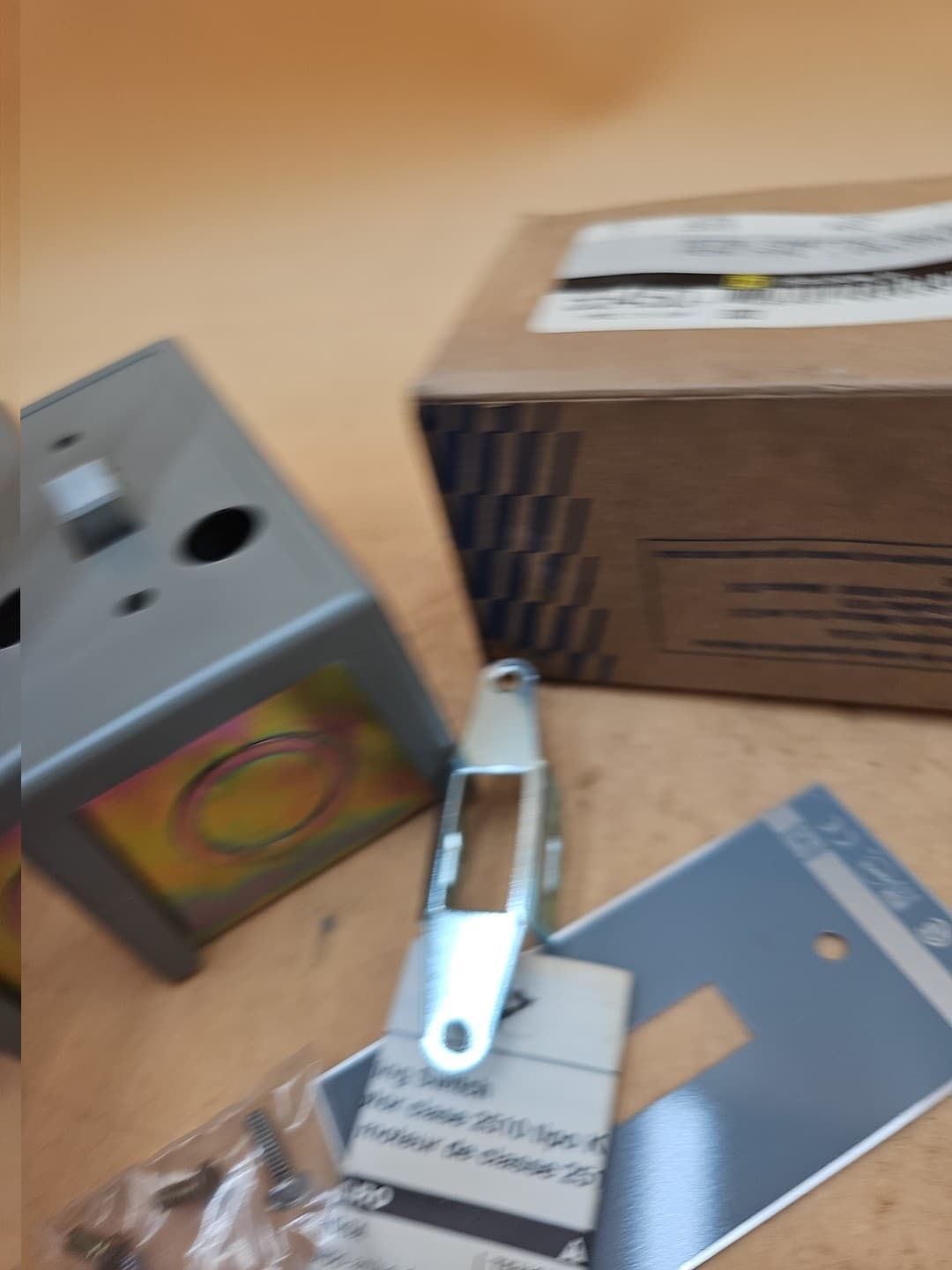 Square D 2510-KG2 Ser. A Manual Motor Starting Toggle Switch. 4