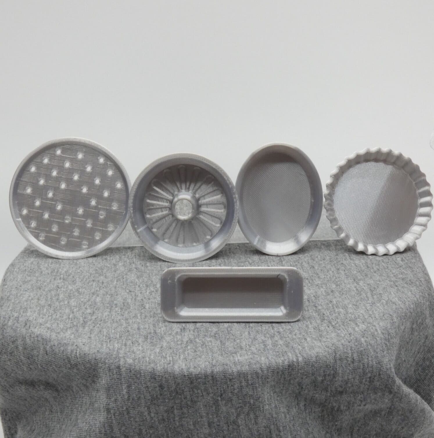 1/6 Scale Doll Furniture Set of Baking Pans Steel Tone Integrity Barbie Diorama 5