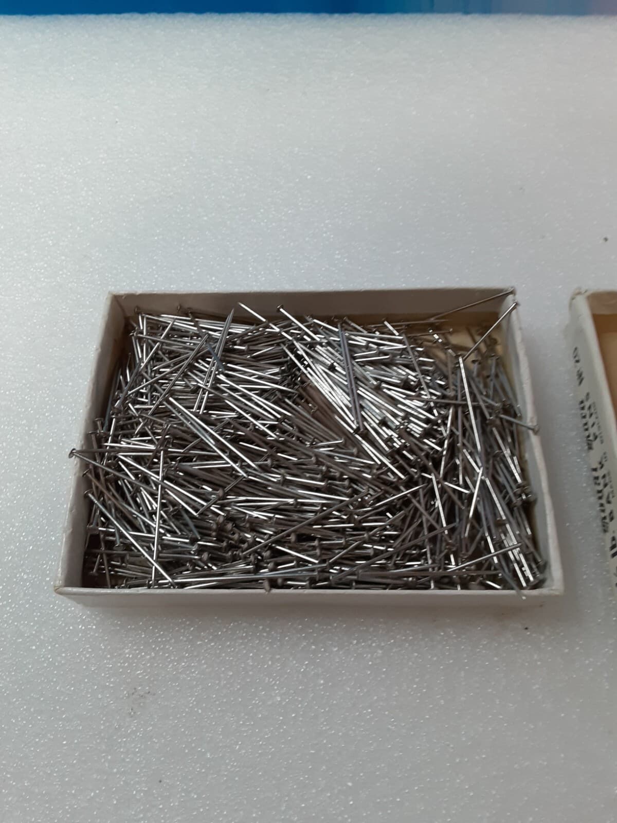 ROYAL RUTH vintage Bank Pins Needle Points No. 20 Retro Box Advertising 1/2 lb. 6