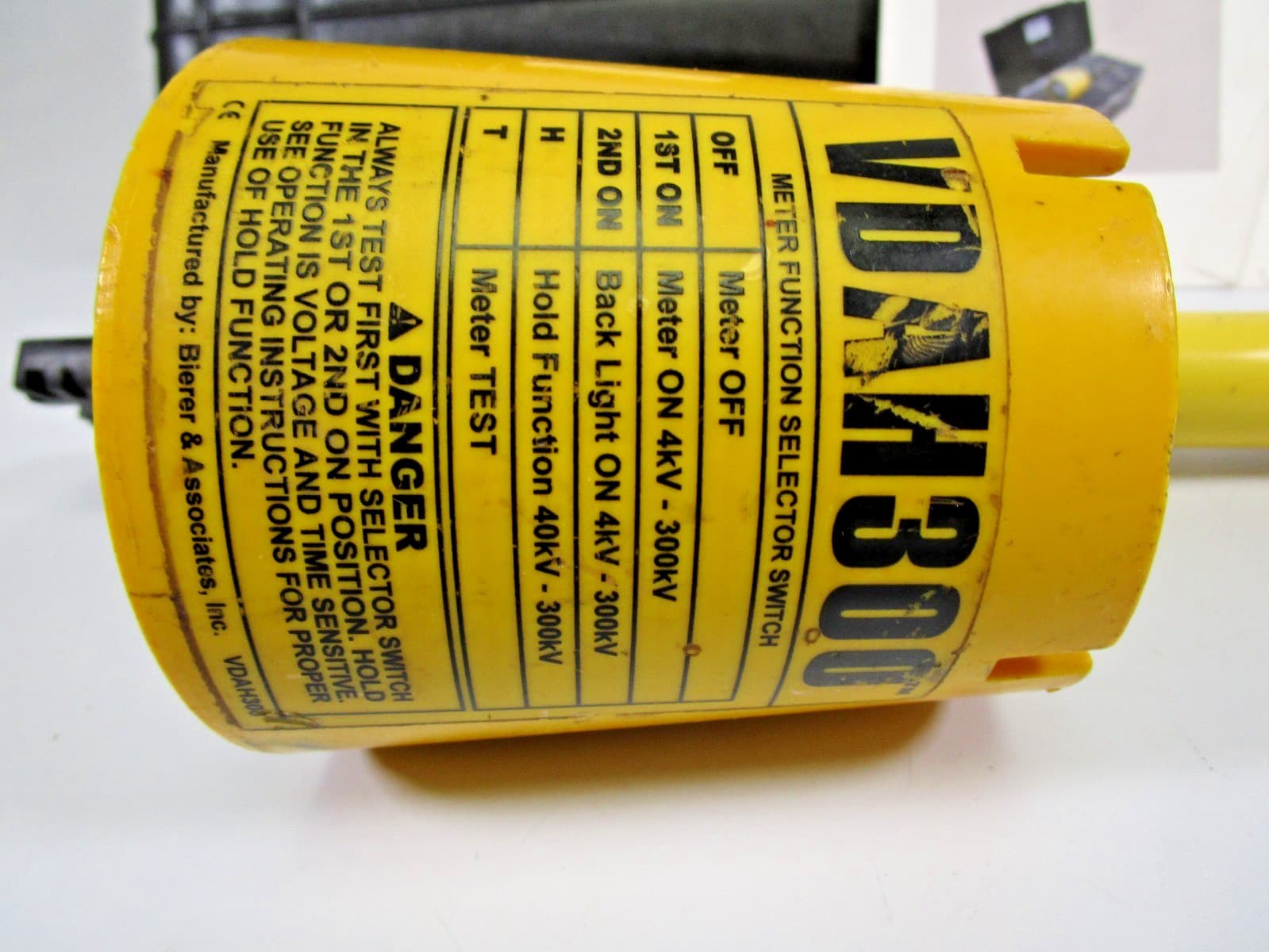 BIERER ANALOG VOLTAGE DETECTOR VDAH300 TOOL 0-300k V PHASE TO GROUND VOLTAGE 5