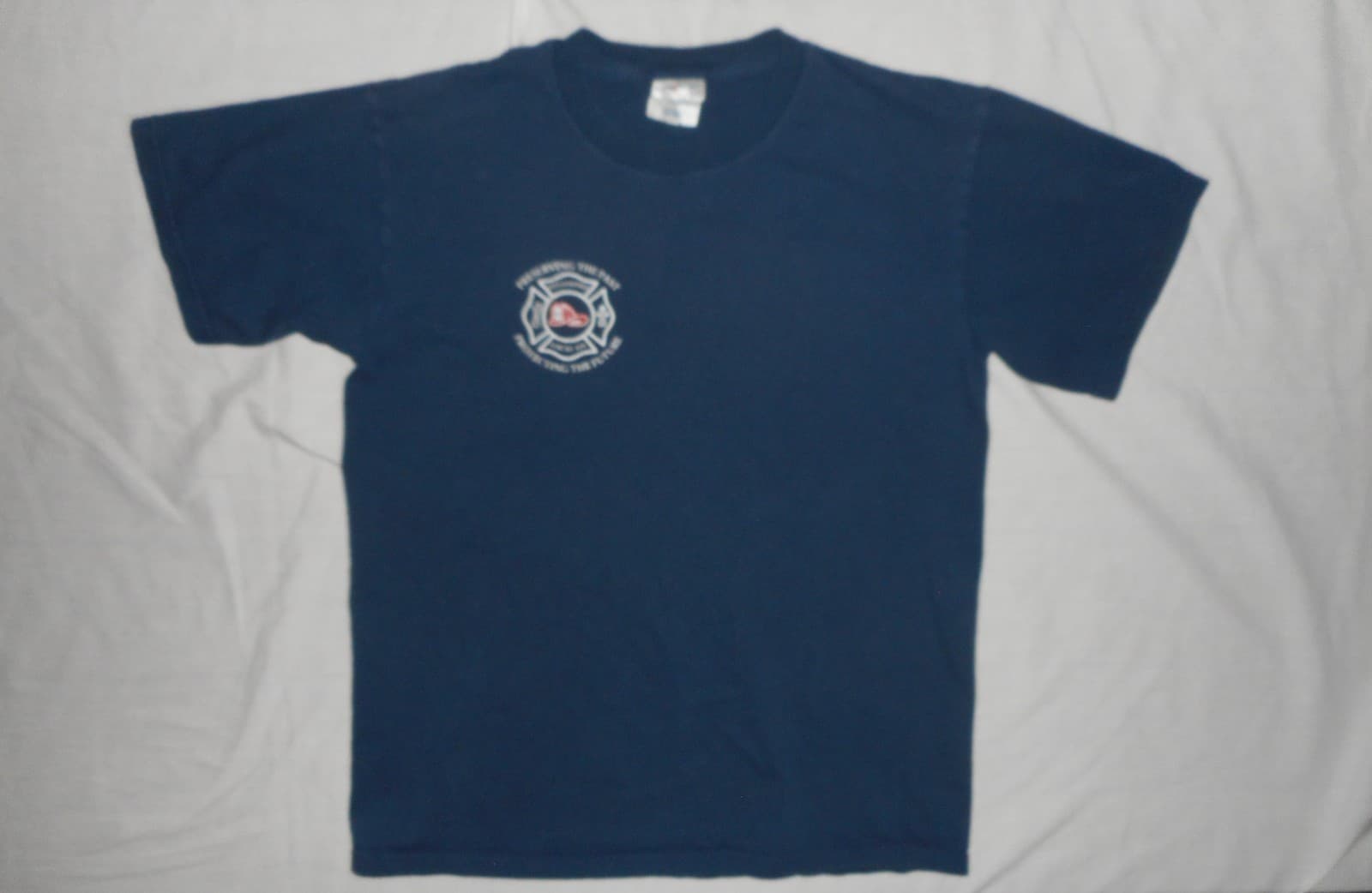VINTAGE INDIANAPOLIS FIRE DEPARTMENT MUSEUM T-SHIRT - SMALL (TAG MED) - RARE -