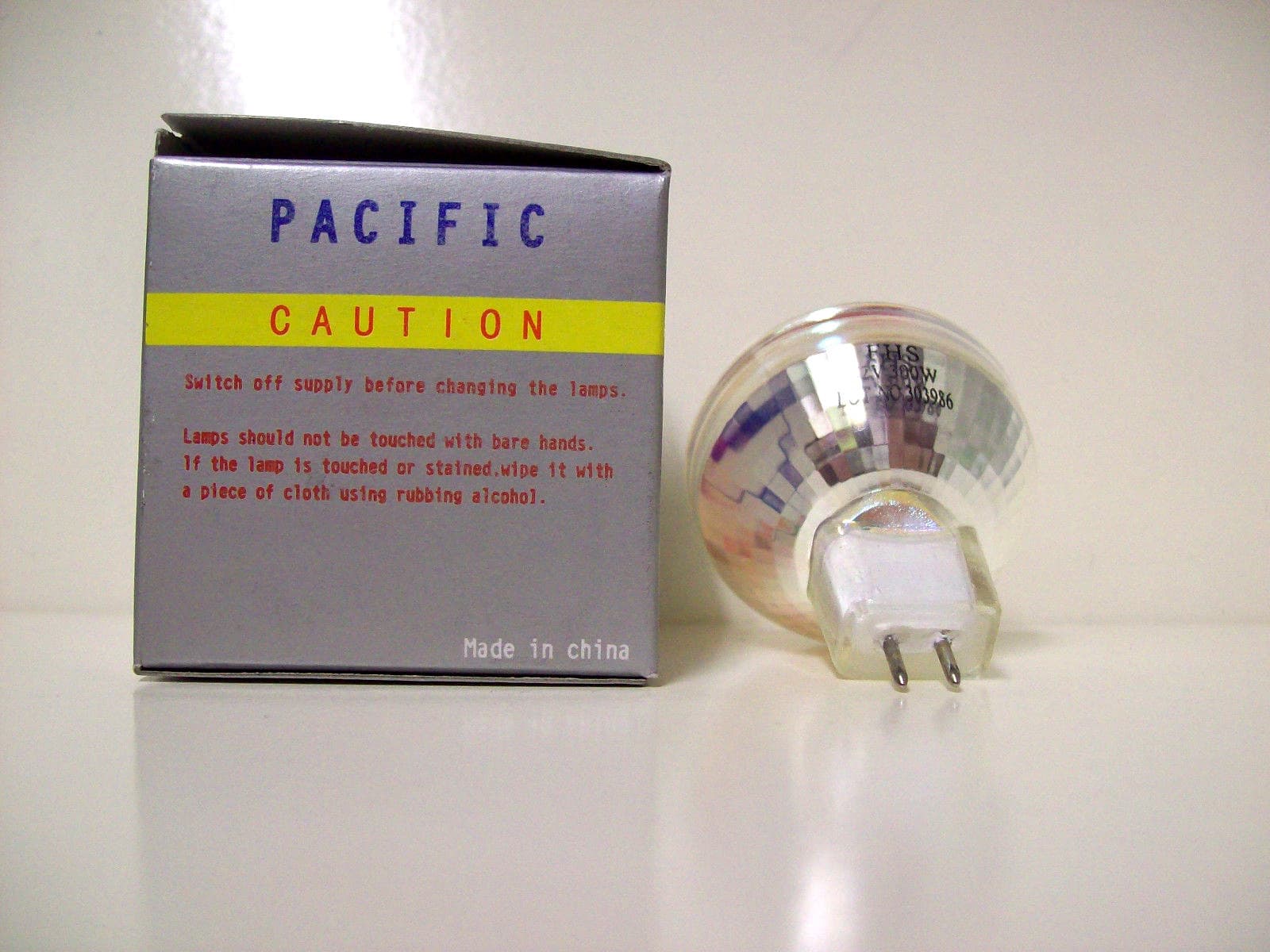 FHS Projector Projection Lamp Bulb 82V 300W  PACIFIC BRAND *AVG. 70-HOUR LAMP* 2