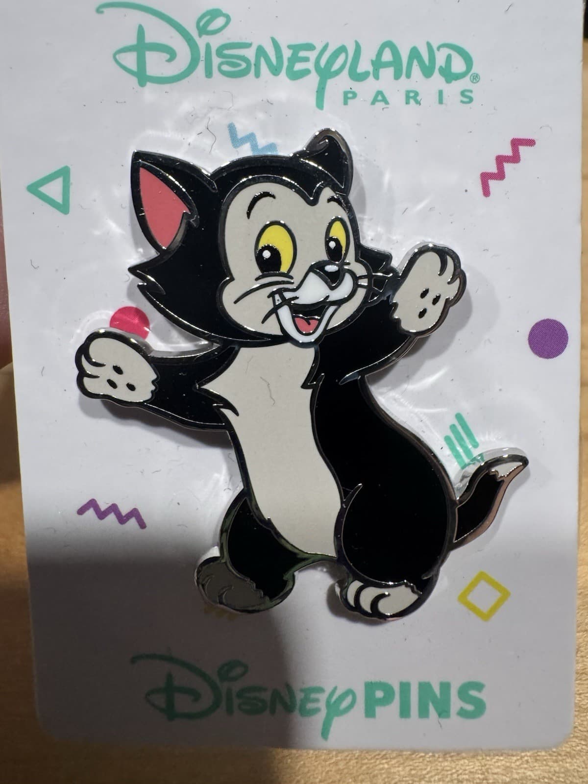 Disney Figaro Journal Mickey Pin 2025 Disneyland Paris DLP 2