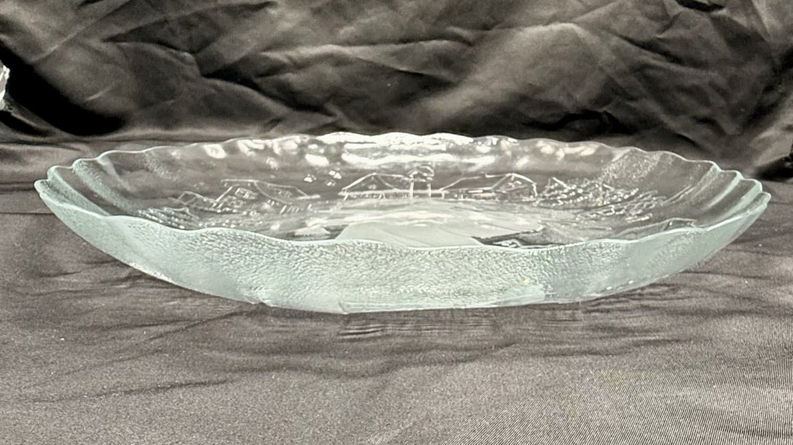 Crystal Clear Studios Santa Claus Platter Clear Glass 13" Round Holiday Plate 98 4