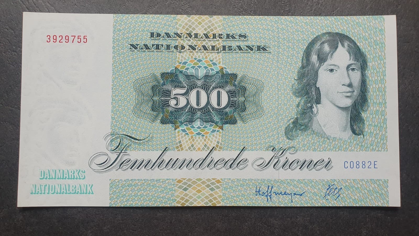 DENMARK 500 kroner 1972 - 1988; (1988) P-52, aUNC