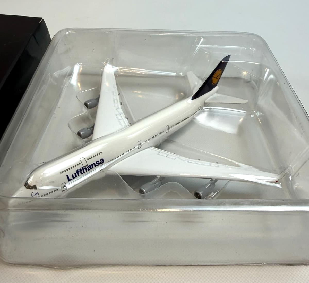 Lufthansa Modell Edition 1:500 Diecast Boeing 747-400 Airplane Window Boxed VG 2