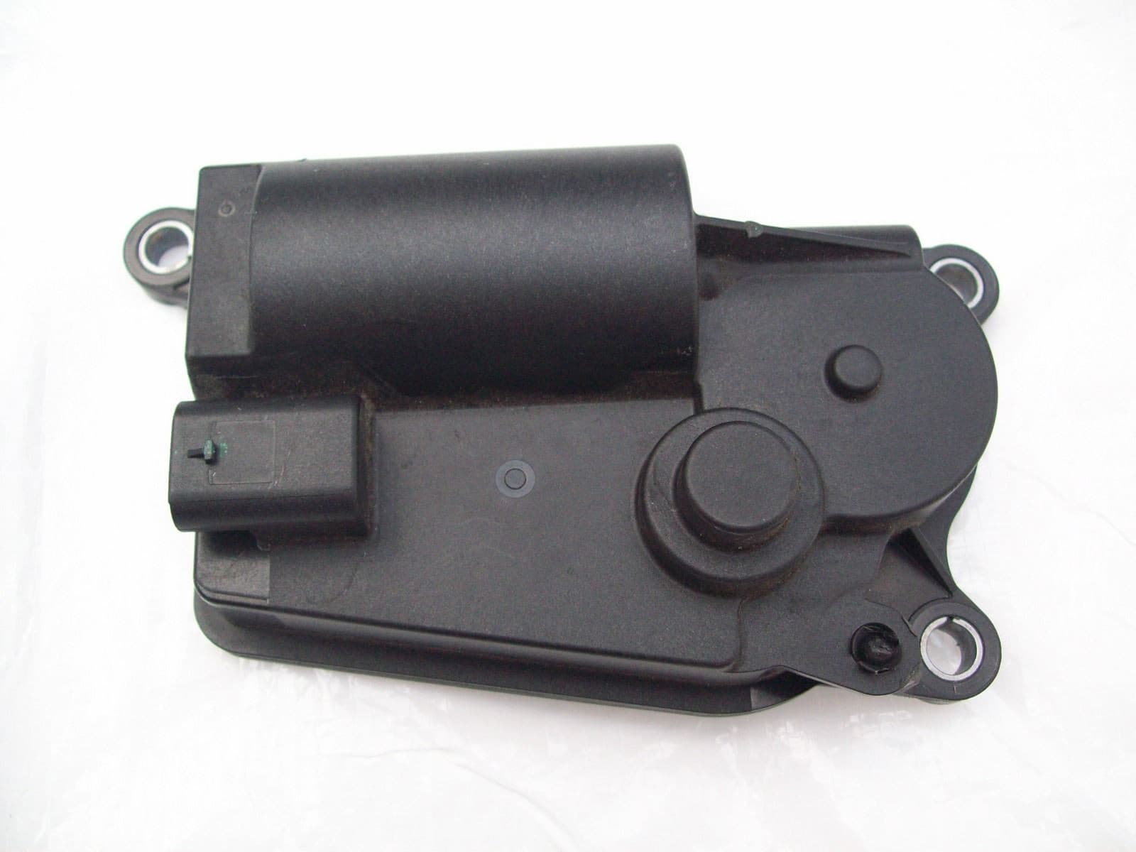 Land Rover Defender 110 V8 L663 Electronic Exhaust Valve Actuator M8A29F646BB 3