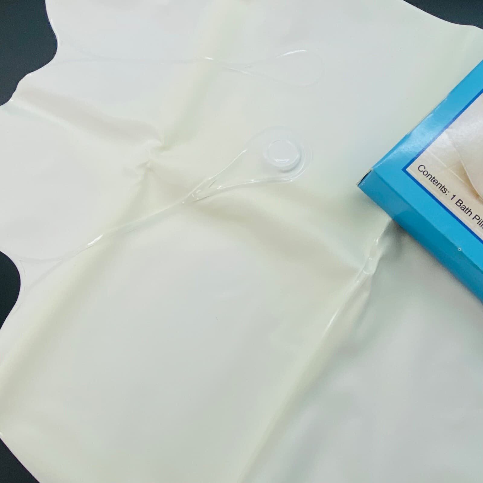 Vintage 1980s Inflatable Bath Tub Pillow AquaMist White Made in USA Model 41 NOS 4