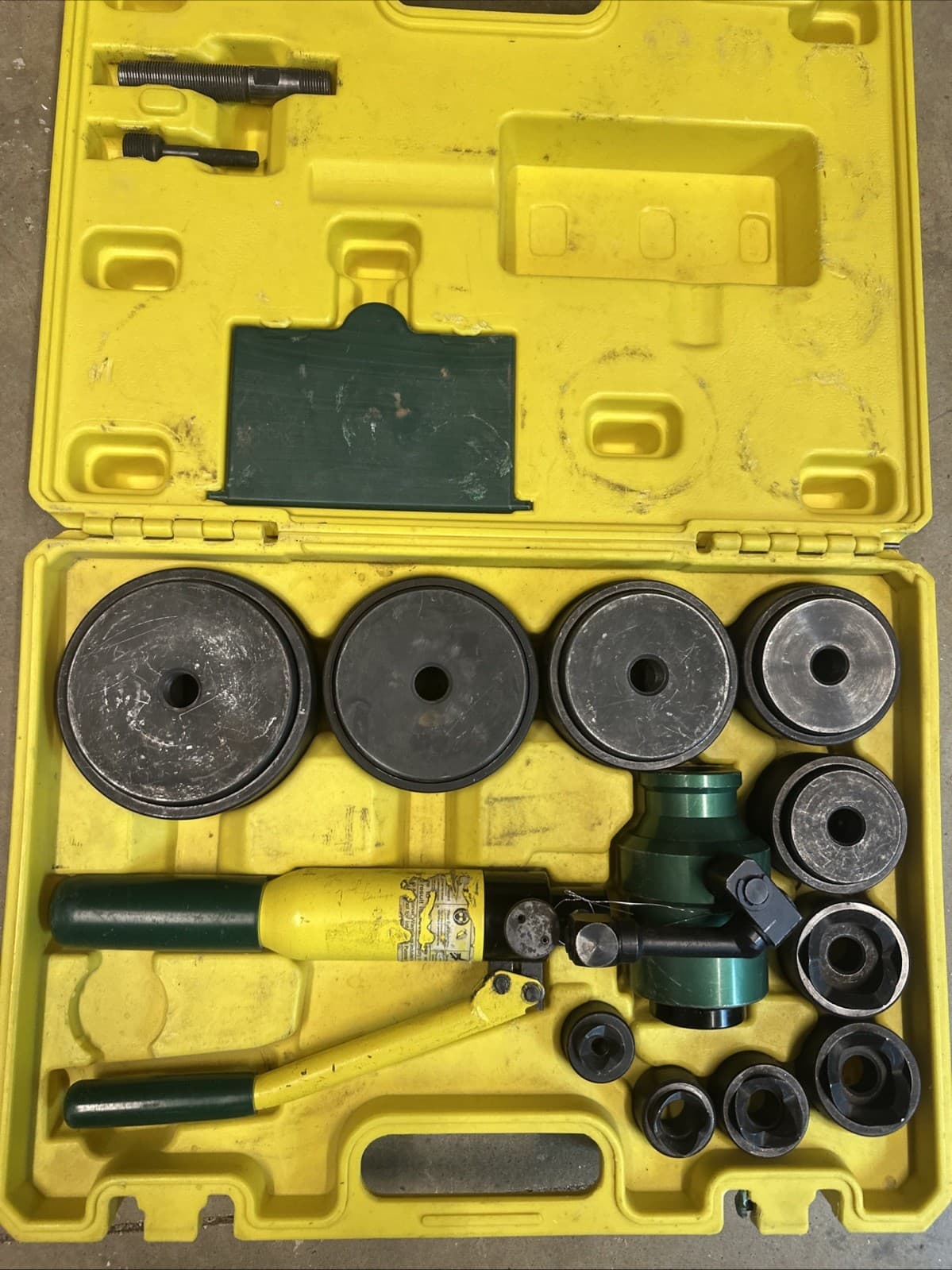 Dottie HPT-12Ton HPTK2 1/2'' - 4'' 12-Ton Hydraulic Punch Knockout Tool Kit