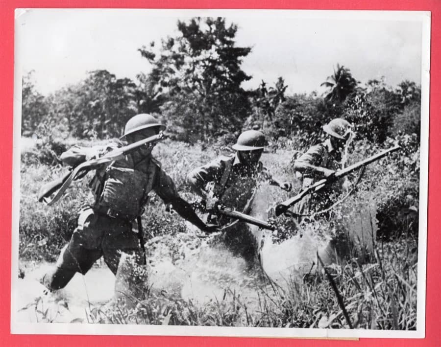 1941 Malay Soldiers Take Part in Defense of Malaya With British 7x9 News Photo