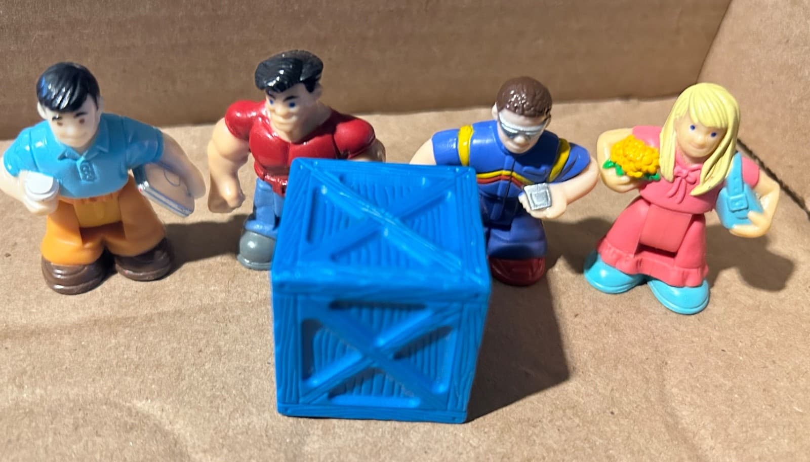 4 Fisher Price GEO TRAX Figures People Girl with Flower & Workers & Blue Crate