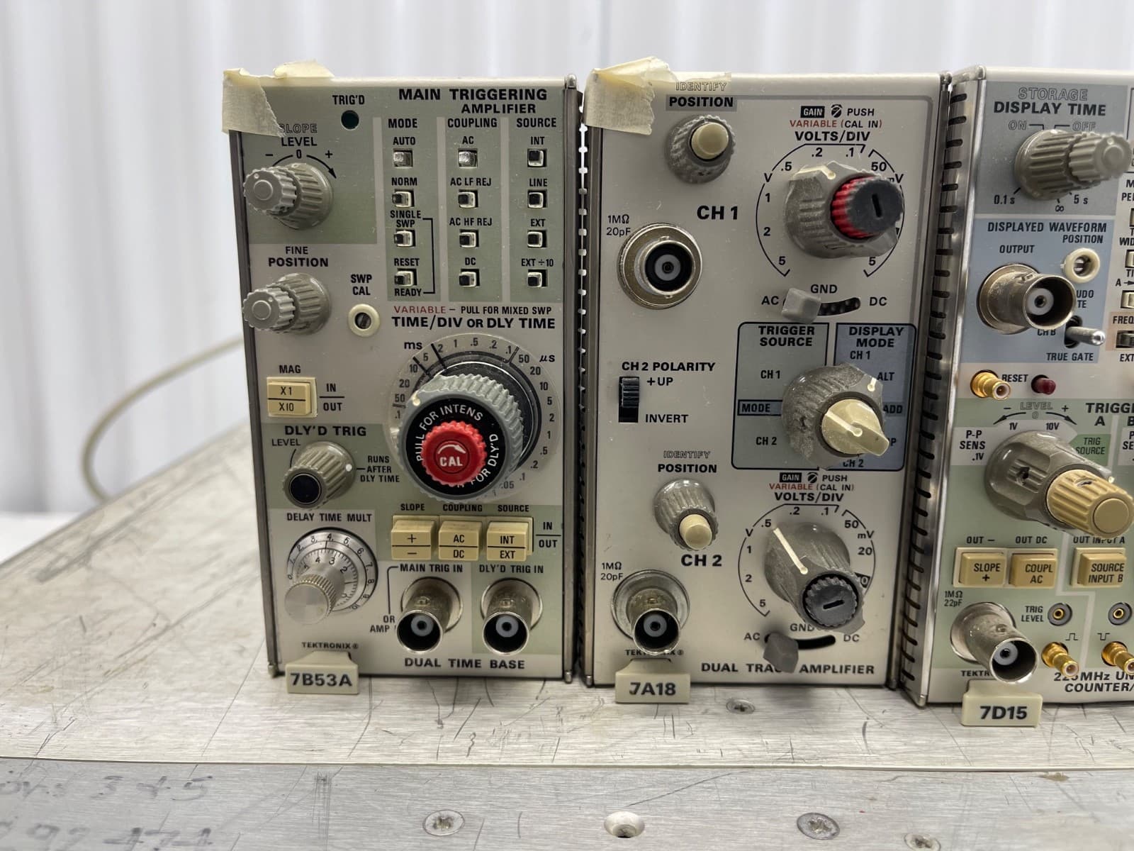 Tektronix 7613 Analog Oscilloscope w/ Modules 7B53AN 7D12 7A18 7B53A 7A18 7D15 6