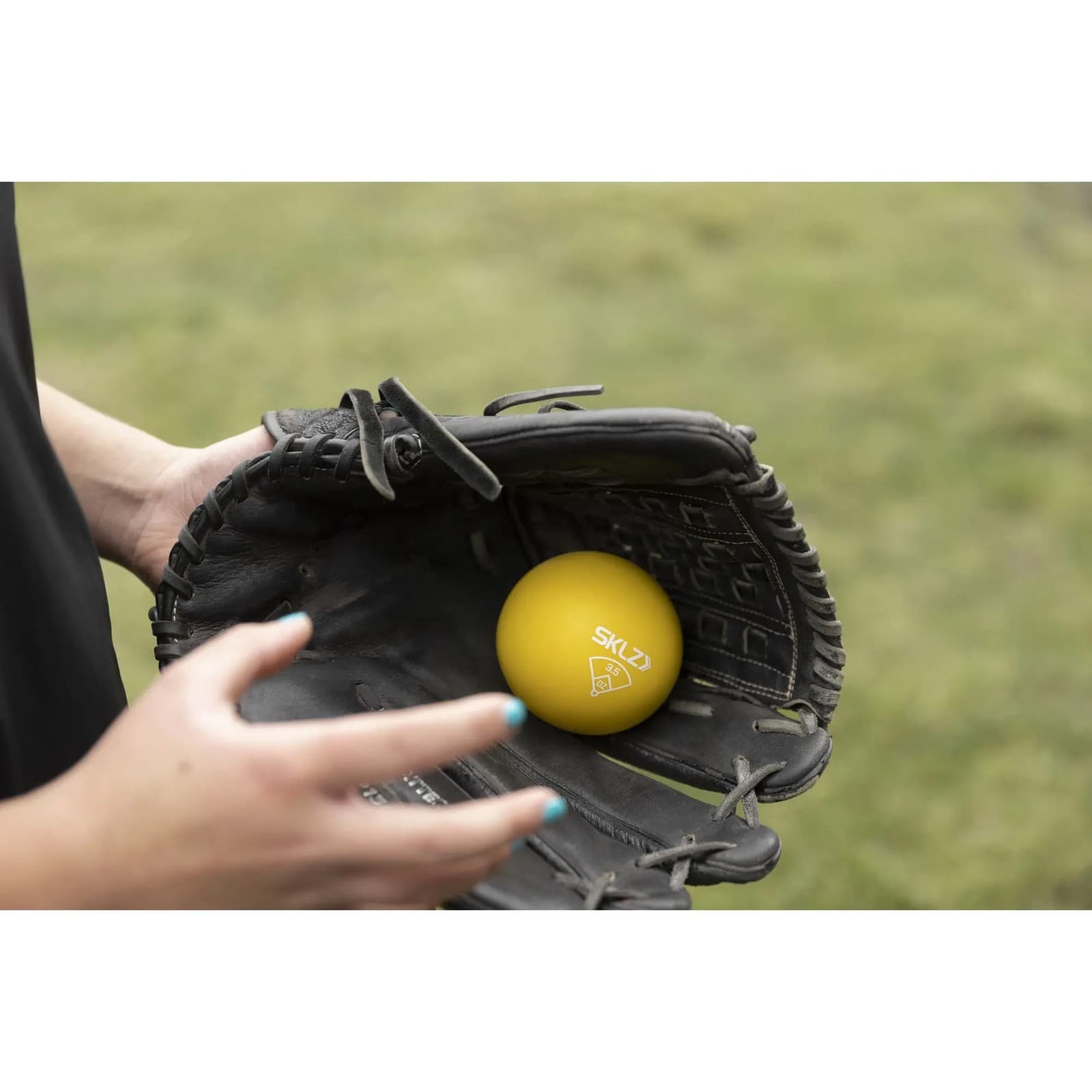 SKLZ Throwing Plyo Balls for Pitching Training 4