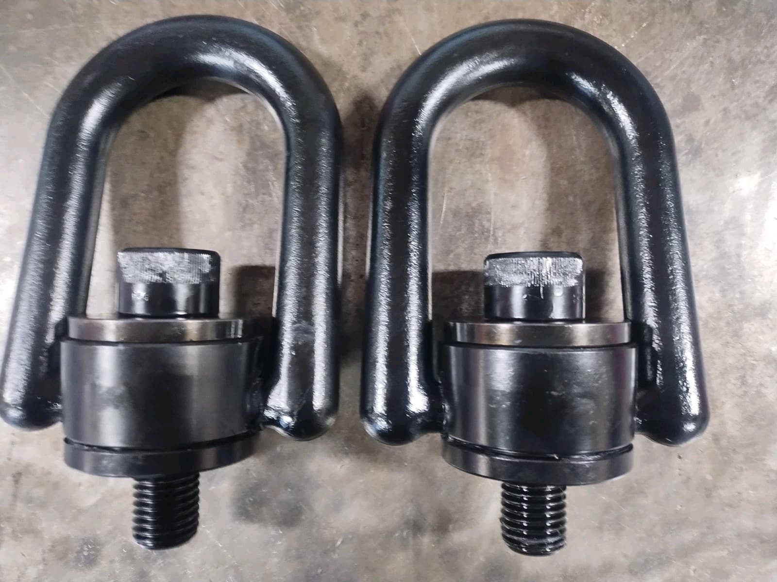 2 ADB 33l06 SWIVEL HOIST RINGS, 1"-8TPI lgt 1.2" Thread, 10000 lb, Torque 230. 4