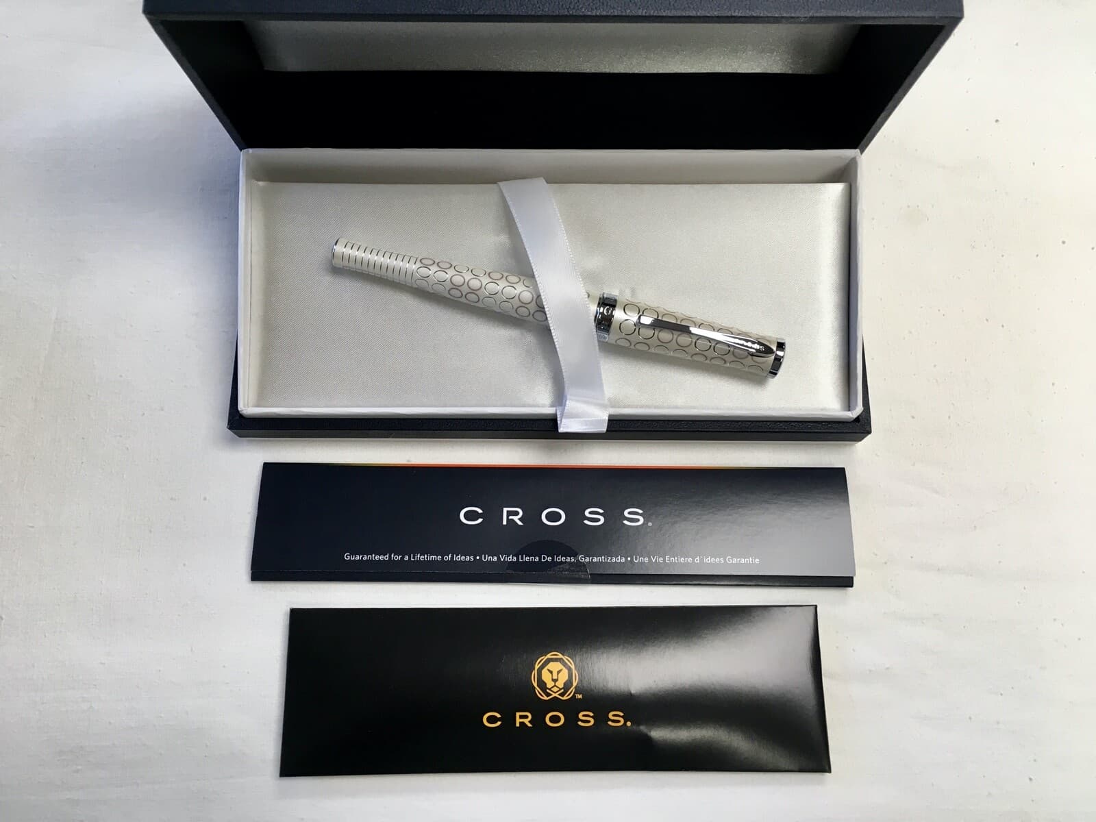 Cross Sauvage Ivory/Forever Pearl "F" Nib Fountain Pen 2