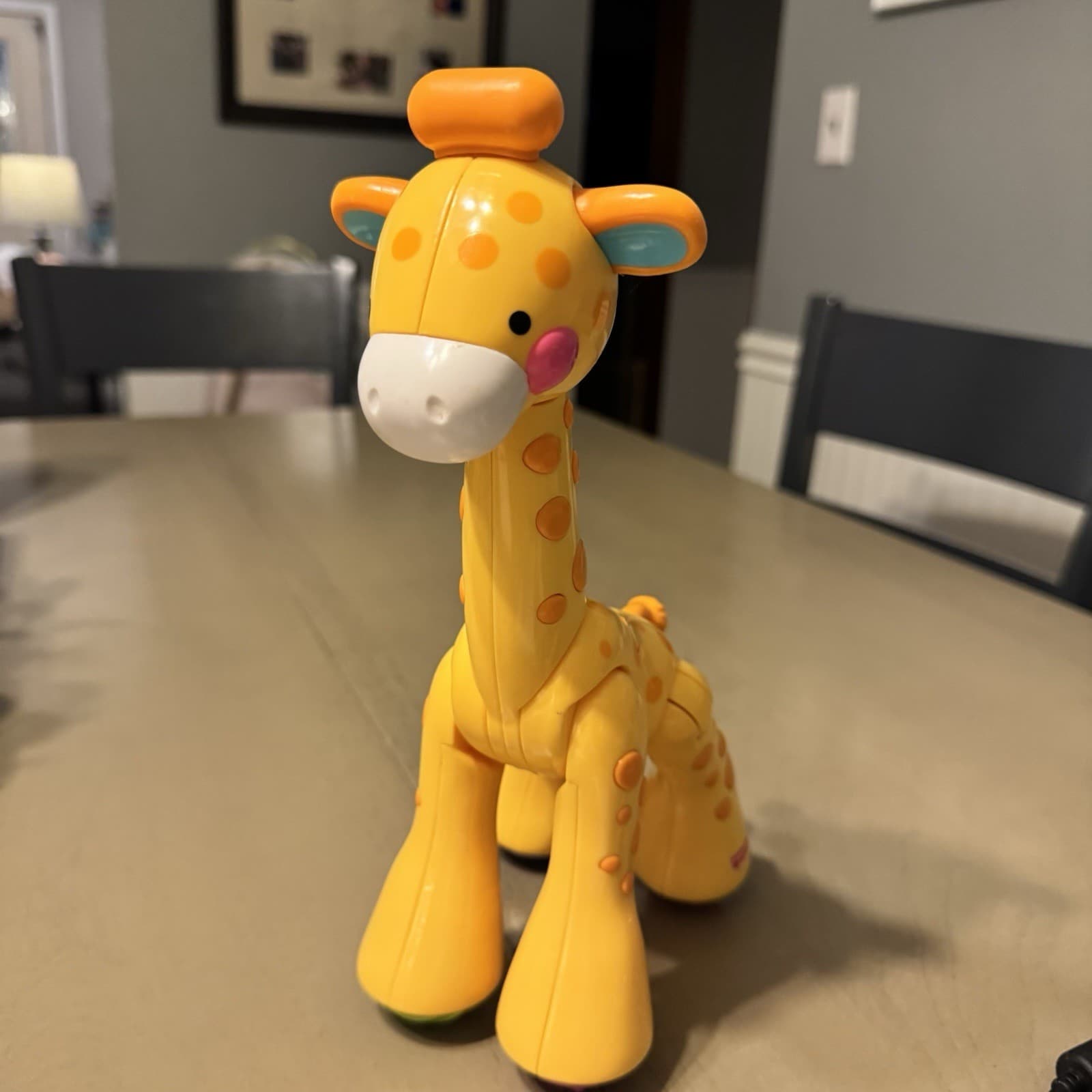 Fisher Price Amazing Giraffe Click & Clack Animal Noise Maker Toy Textured