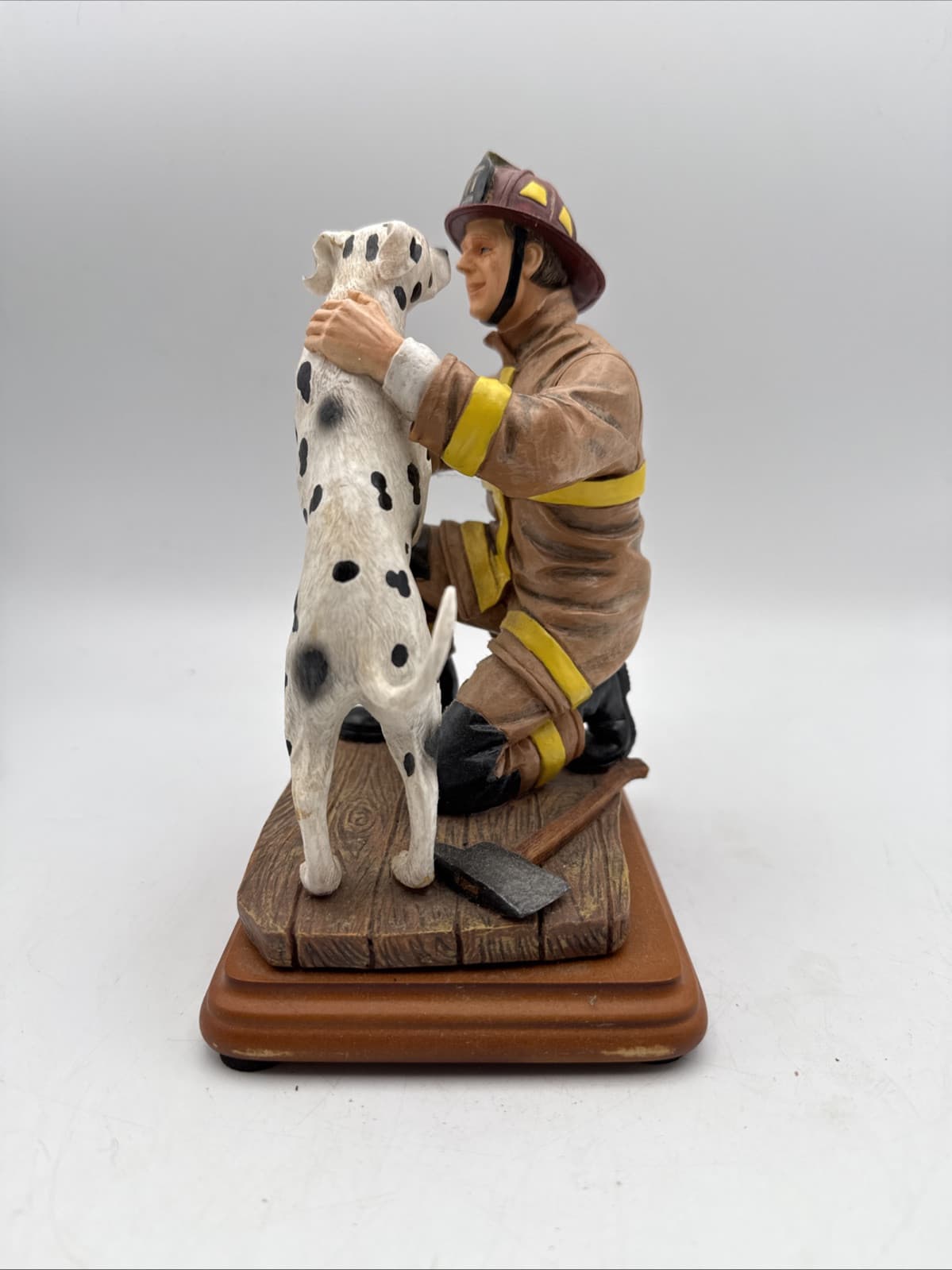 VANMARK Red Hats of Courage “Break Time” FM88322 Firefighter Dalmatian Figurine 2