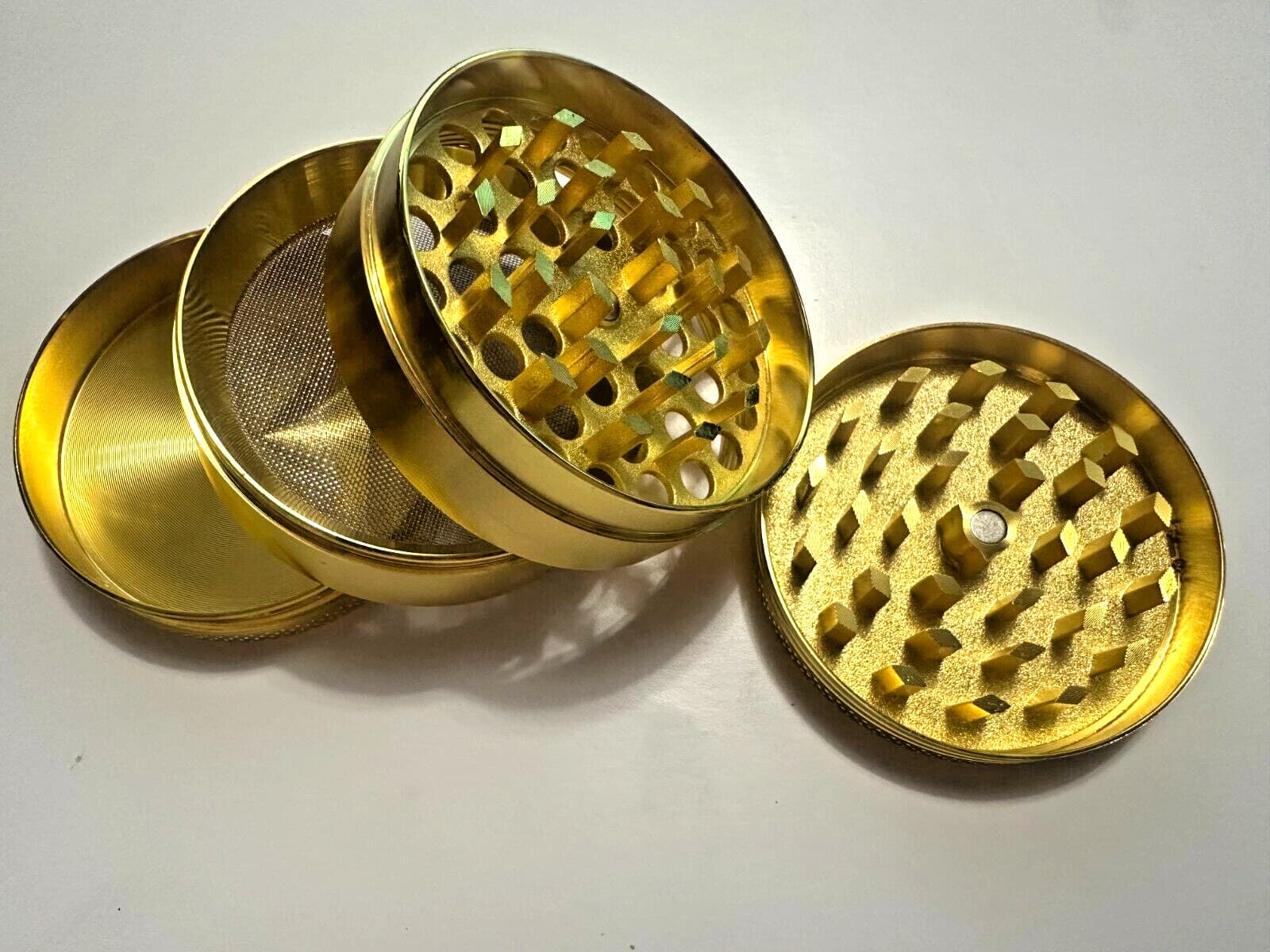 4-Piece 2.5in Spice Herb Grinder Metal Herb/Spice Grinder 45 Sharp Gold 2-in-1 3