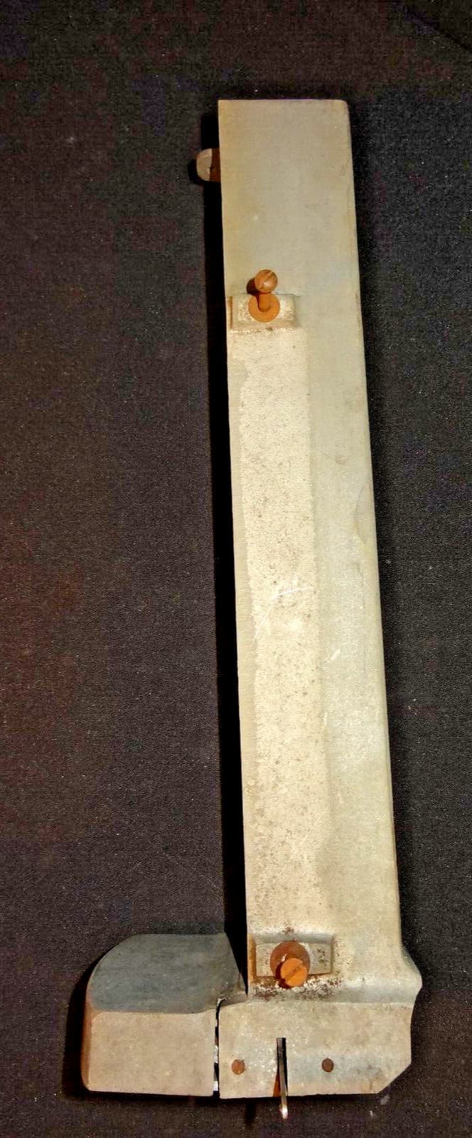 Vintage Pace Slot Machine Side Mint Vendor 2