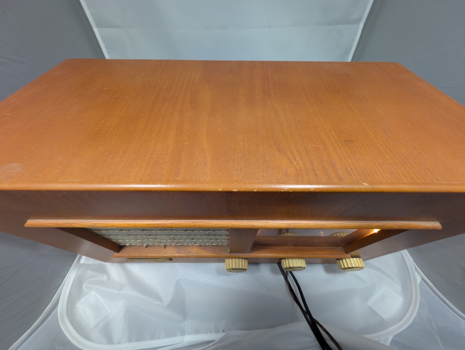 Grundig Classic Heinzelmann AD-950 Am/FM Radio 2