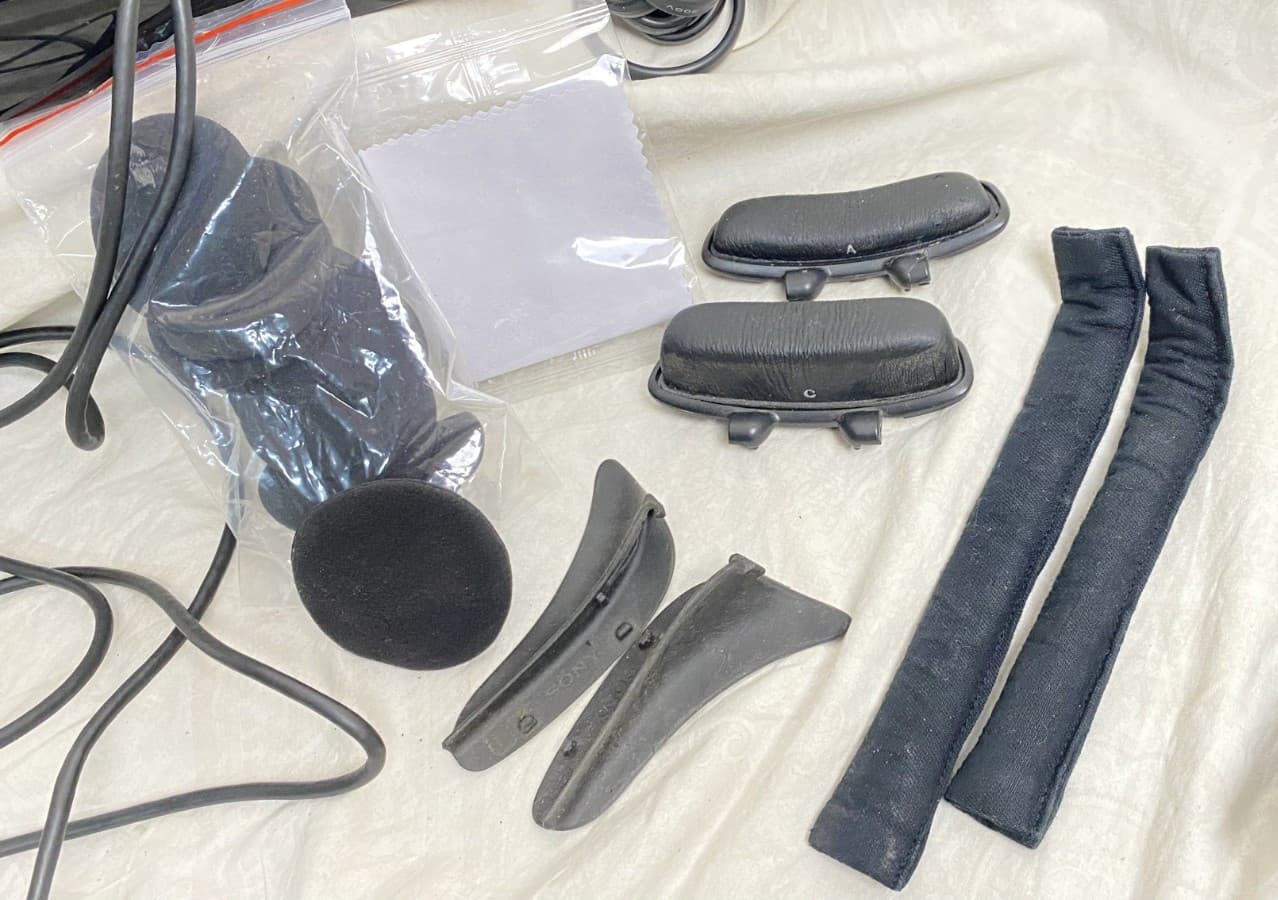 Sony Personal 3D Viewer Model HMZ-T1  H121 5