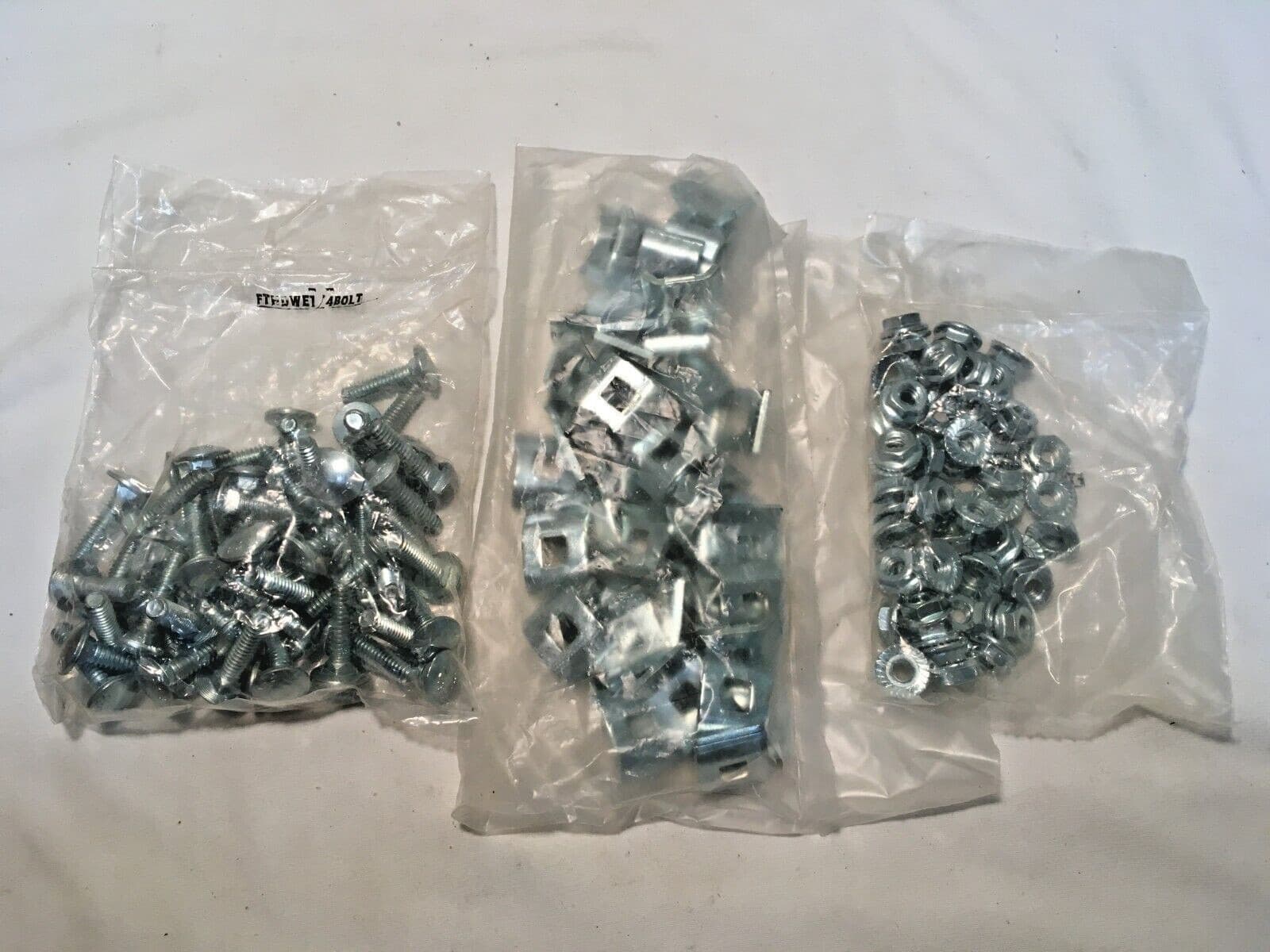 Box of (50) Cooper B-Line Flextray FTSCH Connecting Hardware 3