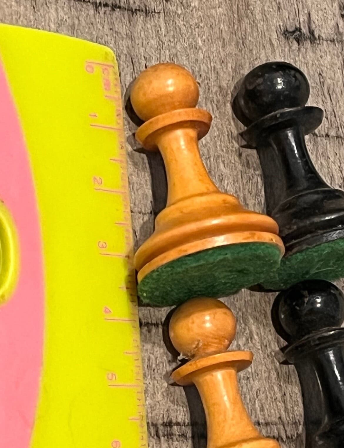 Old fancy hewn wooden chess pawn lot 4 pieces 101424@ 5