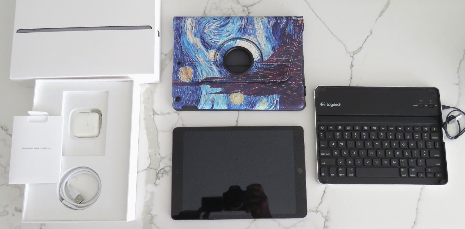 Apple iPad 7th generation 128gb Wi-Fi, 10.2 in Space Gray + Case/Keyboard Bundle