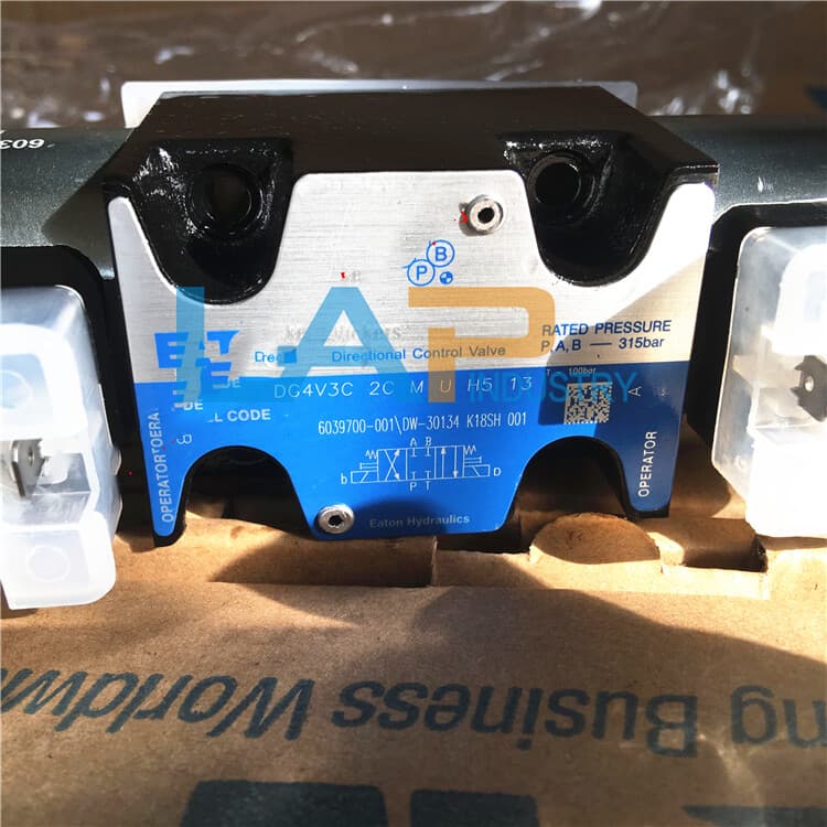 1PCS new For VICKERS solenoid valve DG4V-3C-2C-M-U-H5-13 2