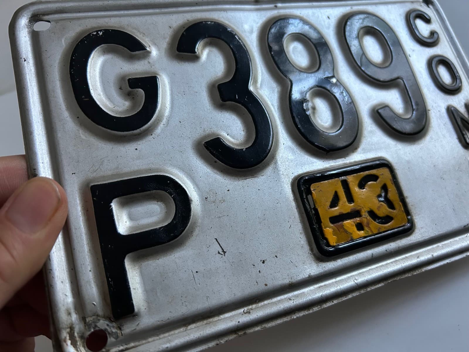 1943 Connecticut License Plate WW2 Minor touch up Metal Year Tab on undated base 2