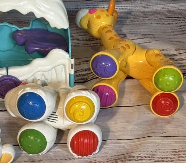 Fisher Price Amazing Animals Polar Bears Giraffe Penguin Monkey  Dumbo Simba 6