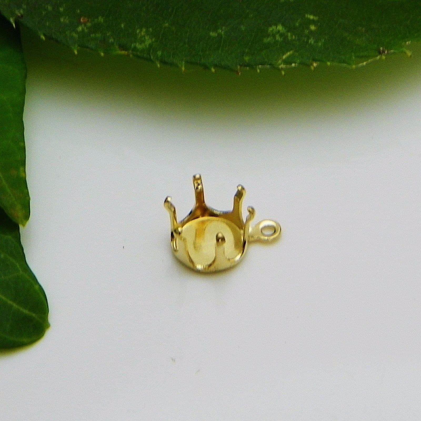 5mm - 12mm Round Gold Plated Plated Snap Dangle DROP Setting (#F5300-GD)