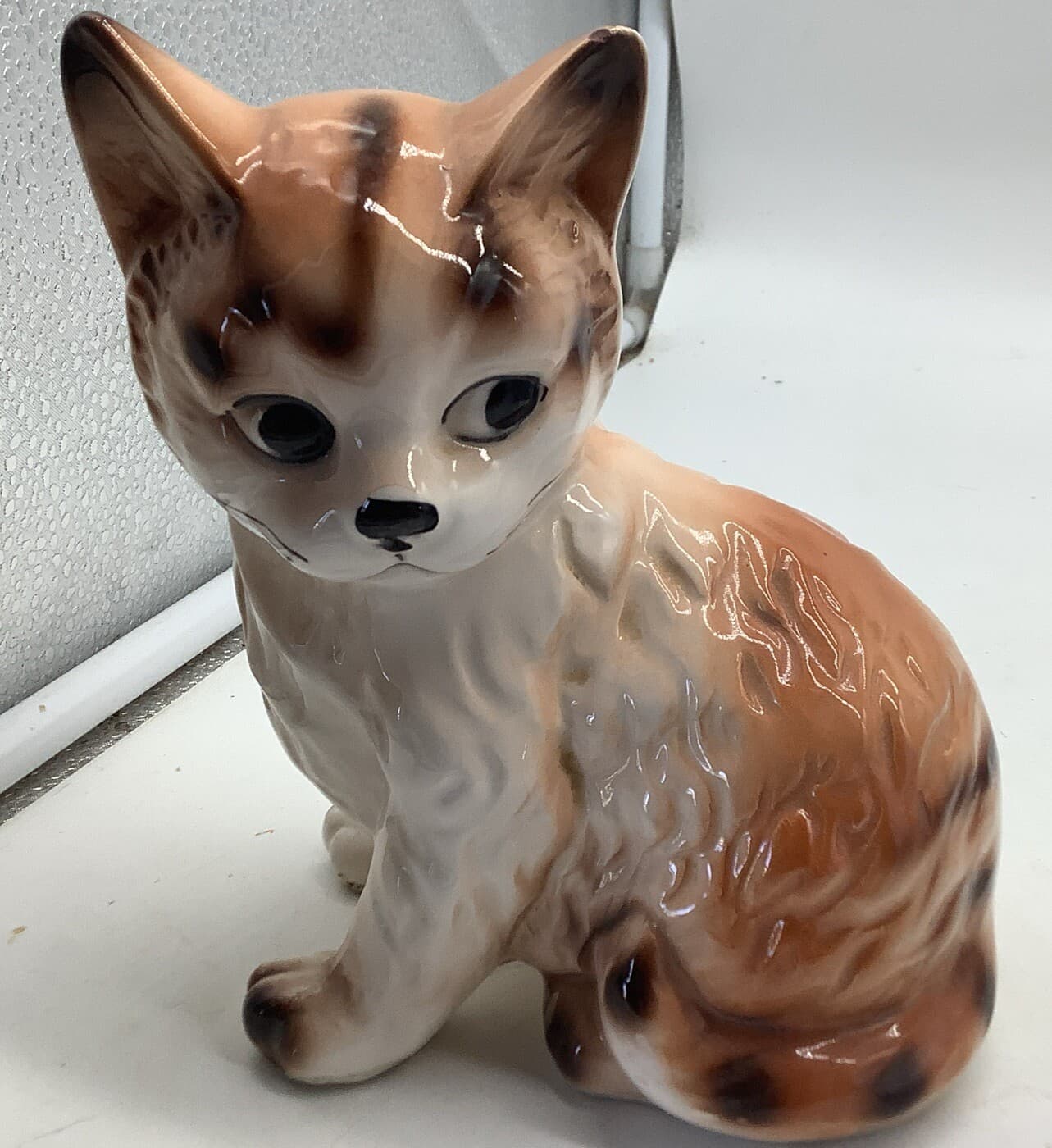 Vintage Artmark Kitty Cat Bank W Plug 6” Tall Nick In Ear Brown White Cute!