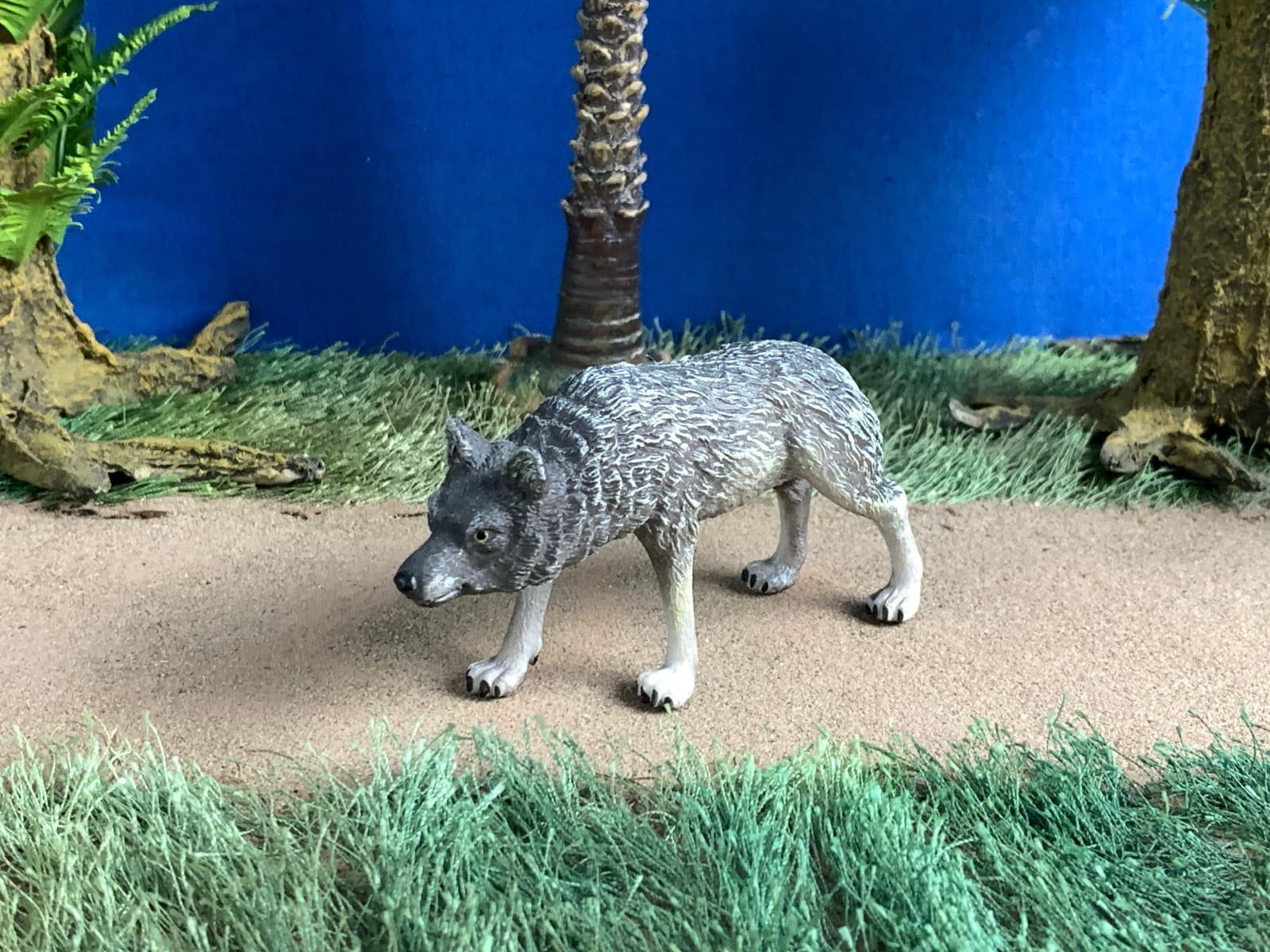 CollectA #88845 Timber Wolf Hunting Wildlife Toy Model Figure 2009