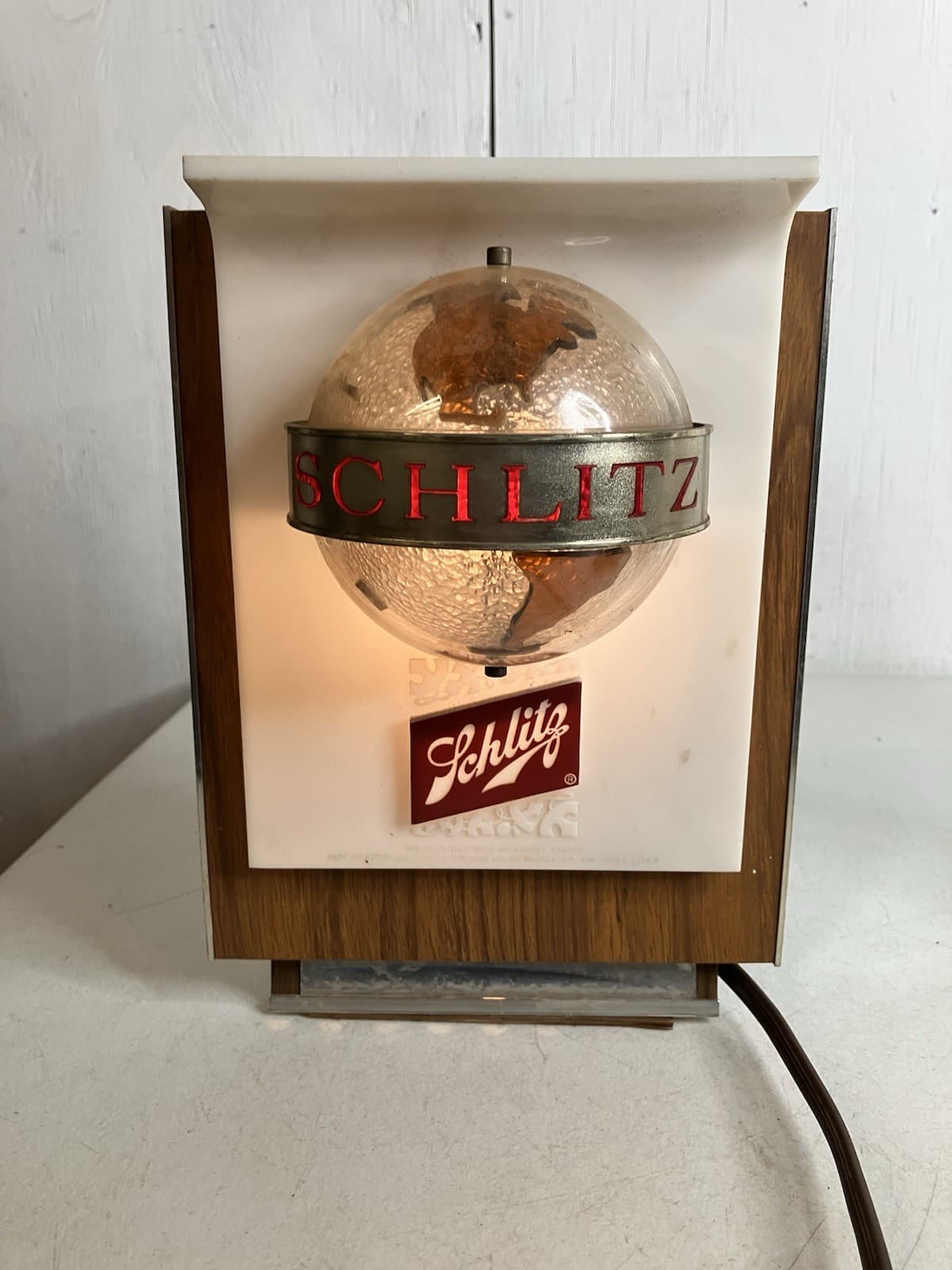 Schlitz rotating globe lighted beer sign - Lights up But Doesn’t Rotate