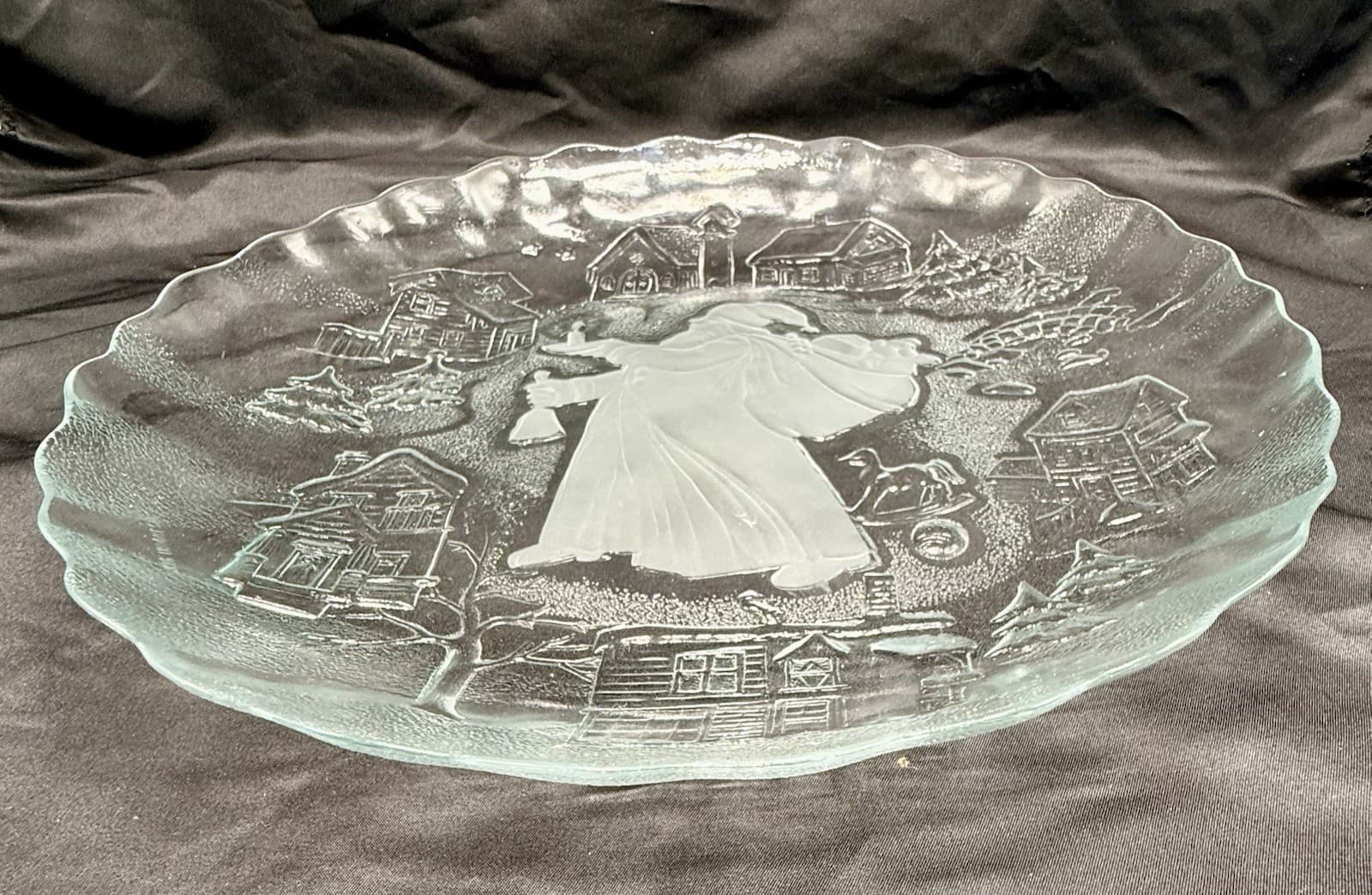 Crystal Clear Studios Santa Claus Platter Clear Glass 13" Round Holiday Plate 98 5