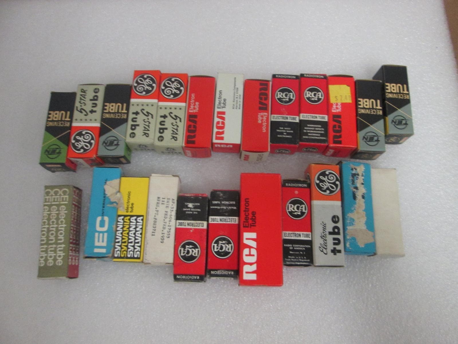 MIXED MFG LOT OF ELECTRON TUBES