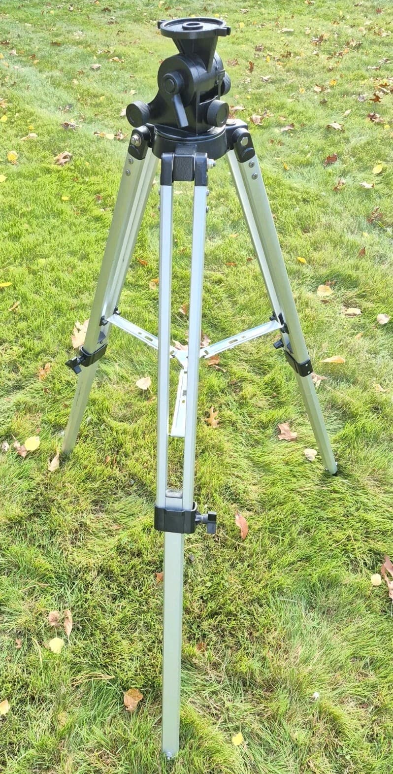 Meade #883 Deluxe Field Tripod For Etx-90ra, Etx-90ec, and Etx-125ec Telescopes