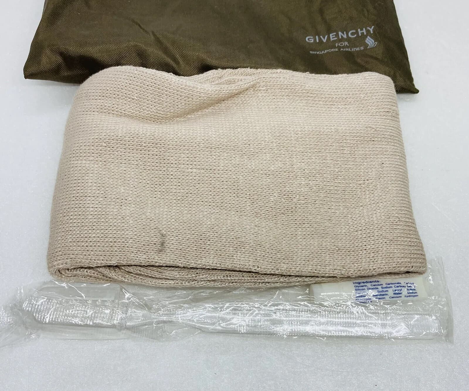 Vintage Givenchy For Singapore Airlines Zippered Bag Socks Toothbrush Set 16 2
